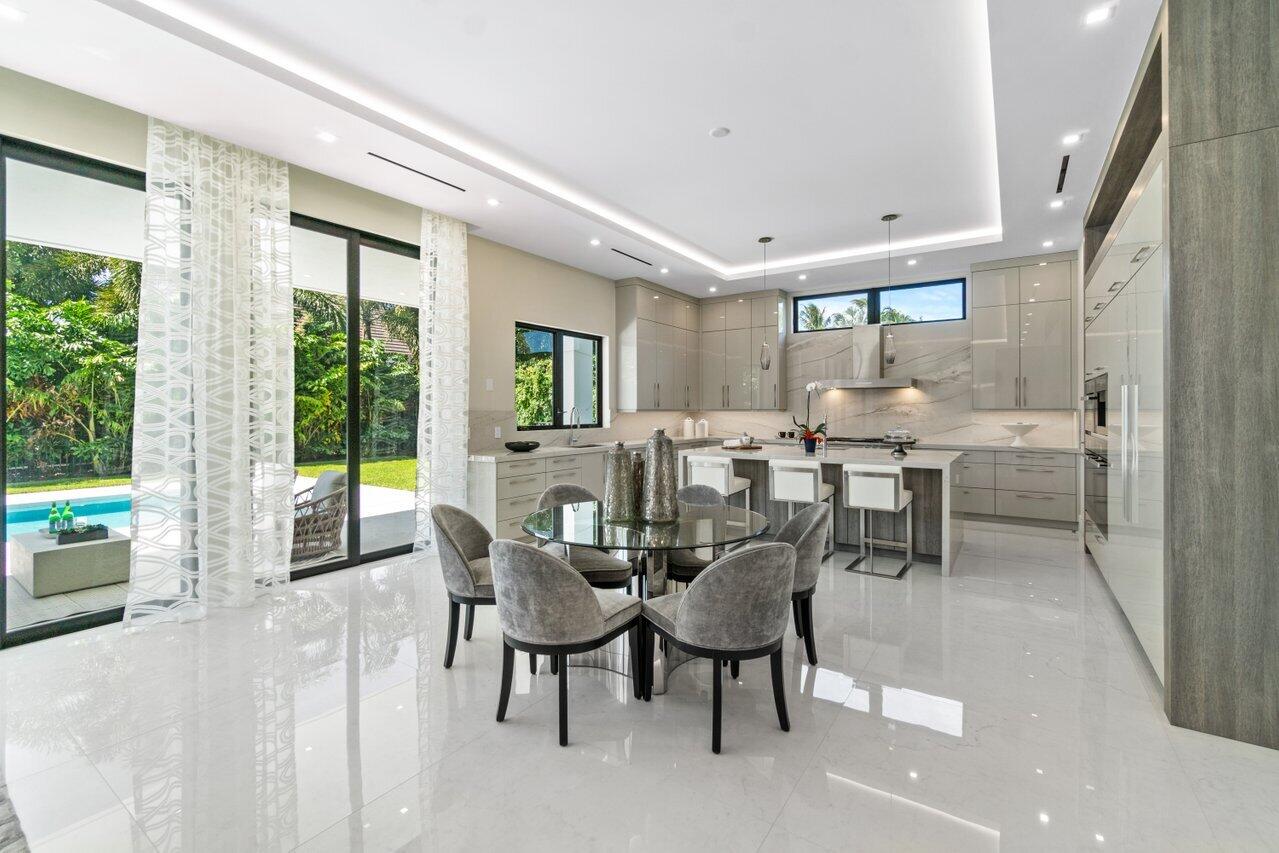 ROYAL PALM YACHT & COUNTRY CLUB - Residential