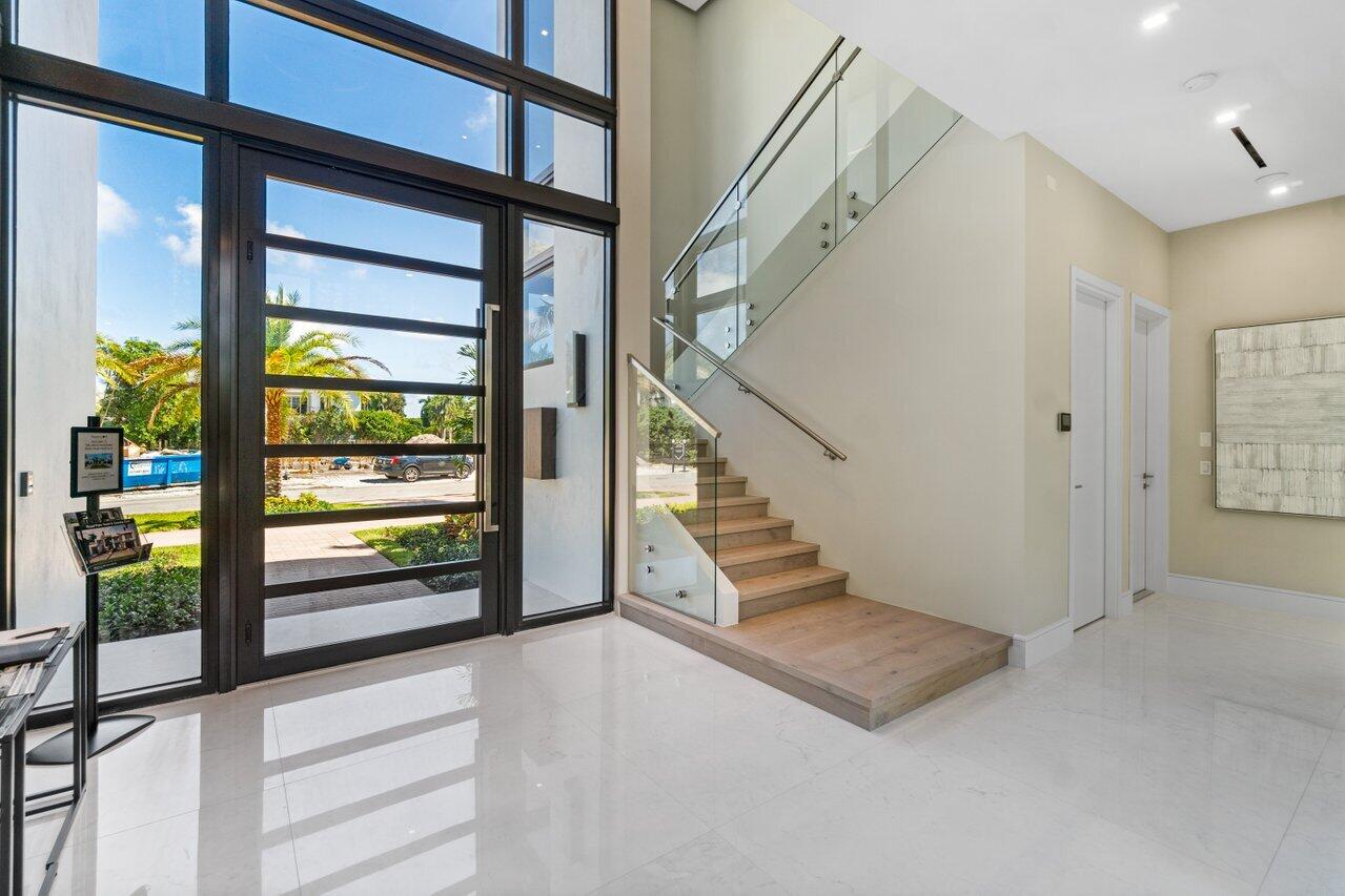 ROYAL PALM YACHT & COUNTRY CLUB - Residential
