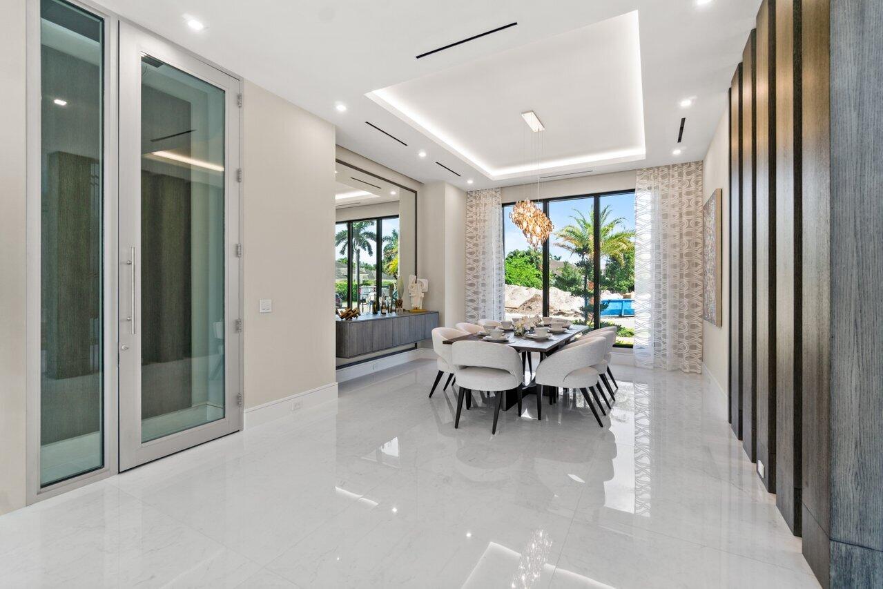 ROYAL PALM YACHT & COUNTRY CLUB - Residential