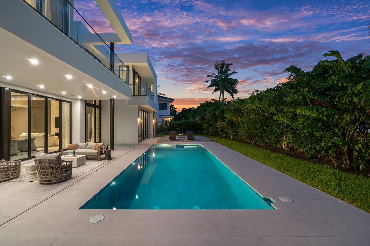 ROYAL PALM YACHT & COUNTRY CLUB - Residential