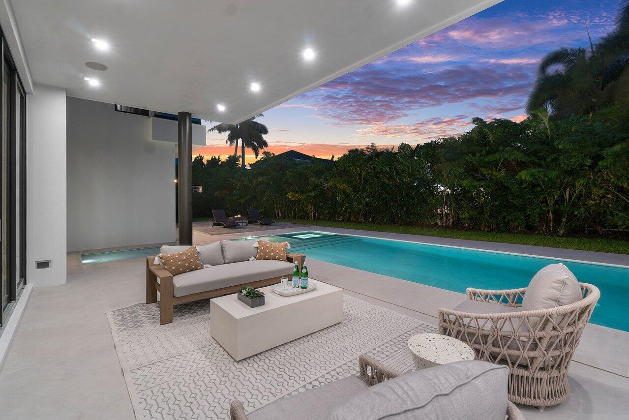 ROYAL PALM YACHT & COUNTRY CLUB - Residential