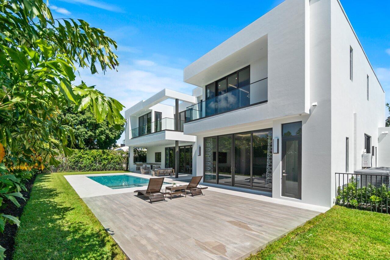ROYAL PALM YACHT & COUNTRY CLUB - Residential