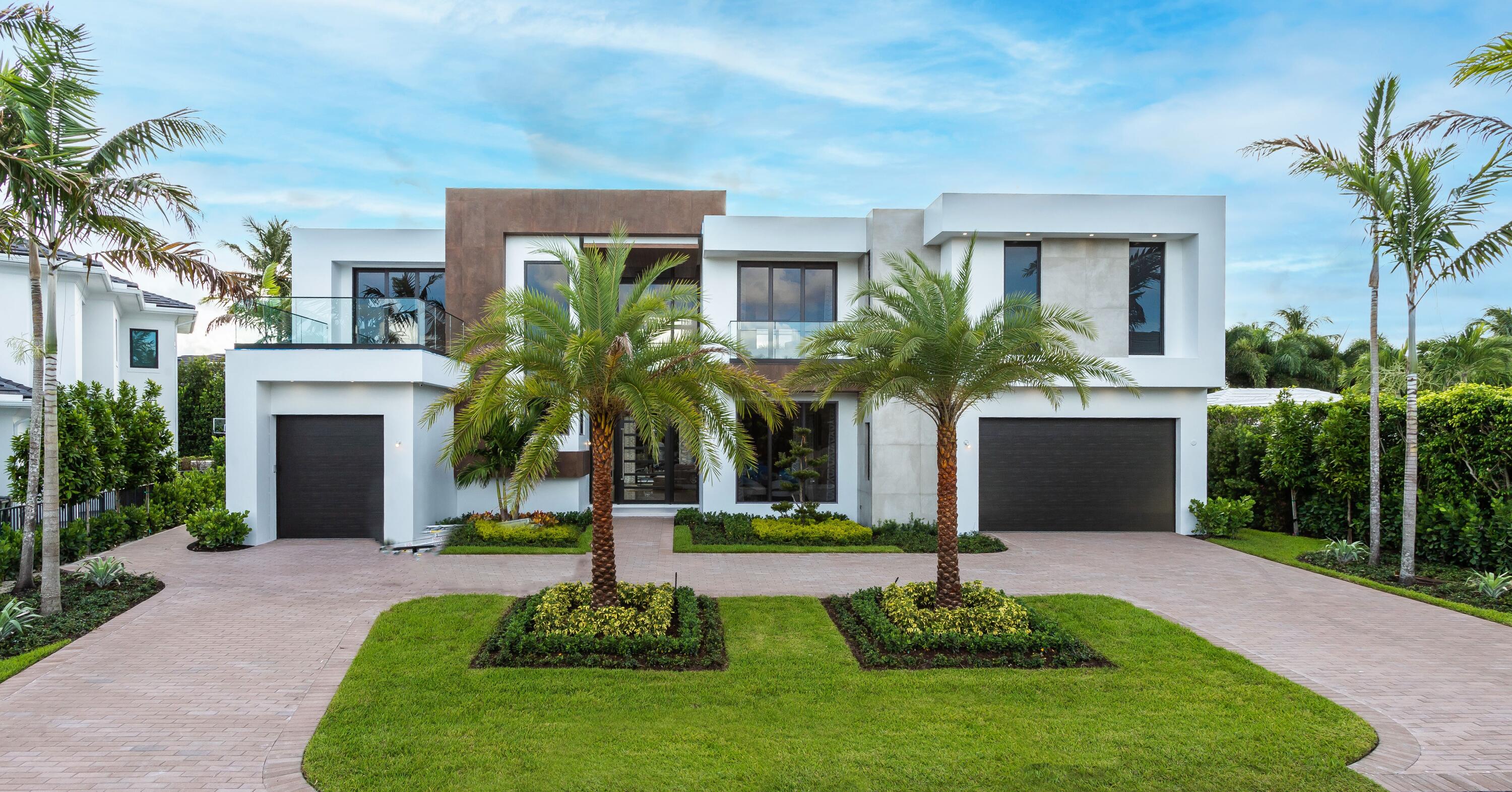 ROYAL PALM YACHT & COUNTRY CLUB - Residential