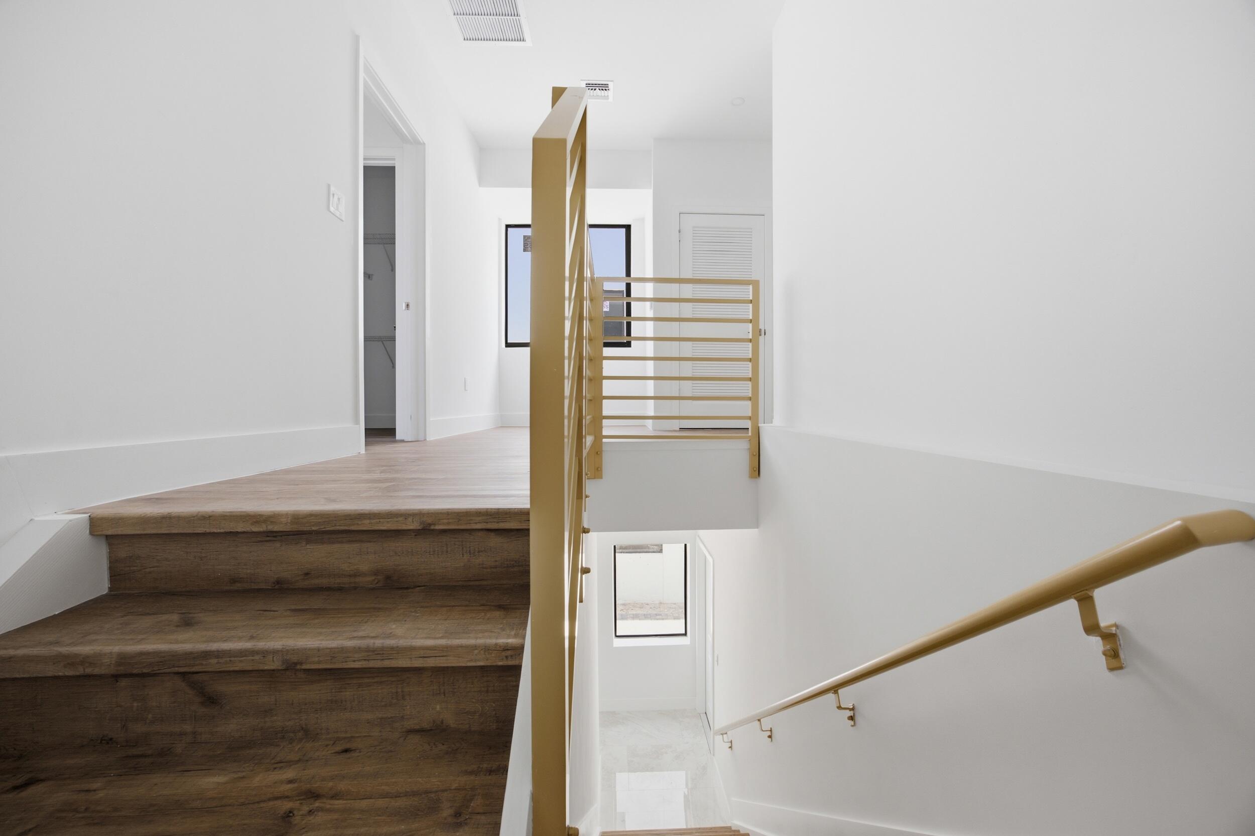 POMPANO TERRACE - Residential