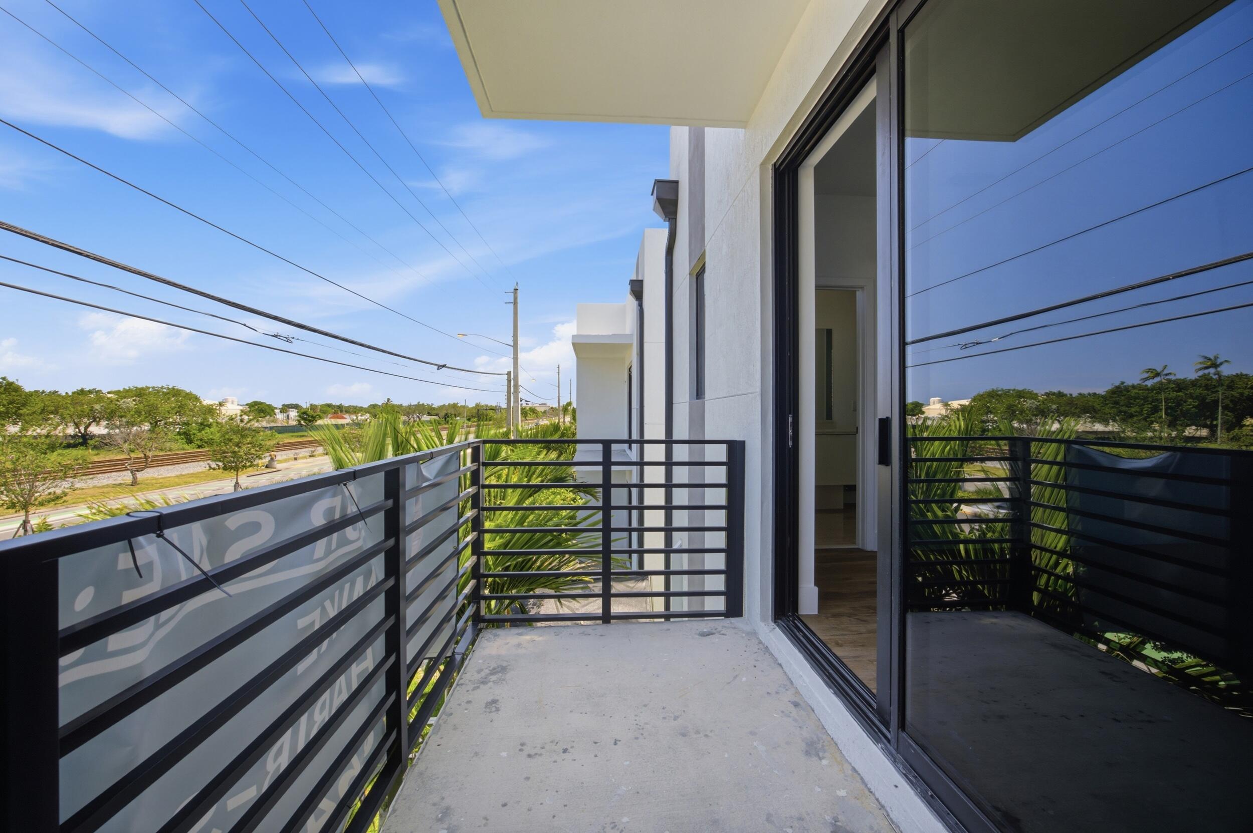 POMPANO TERRACE - Residential