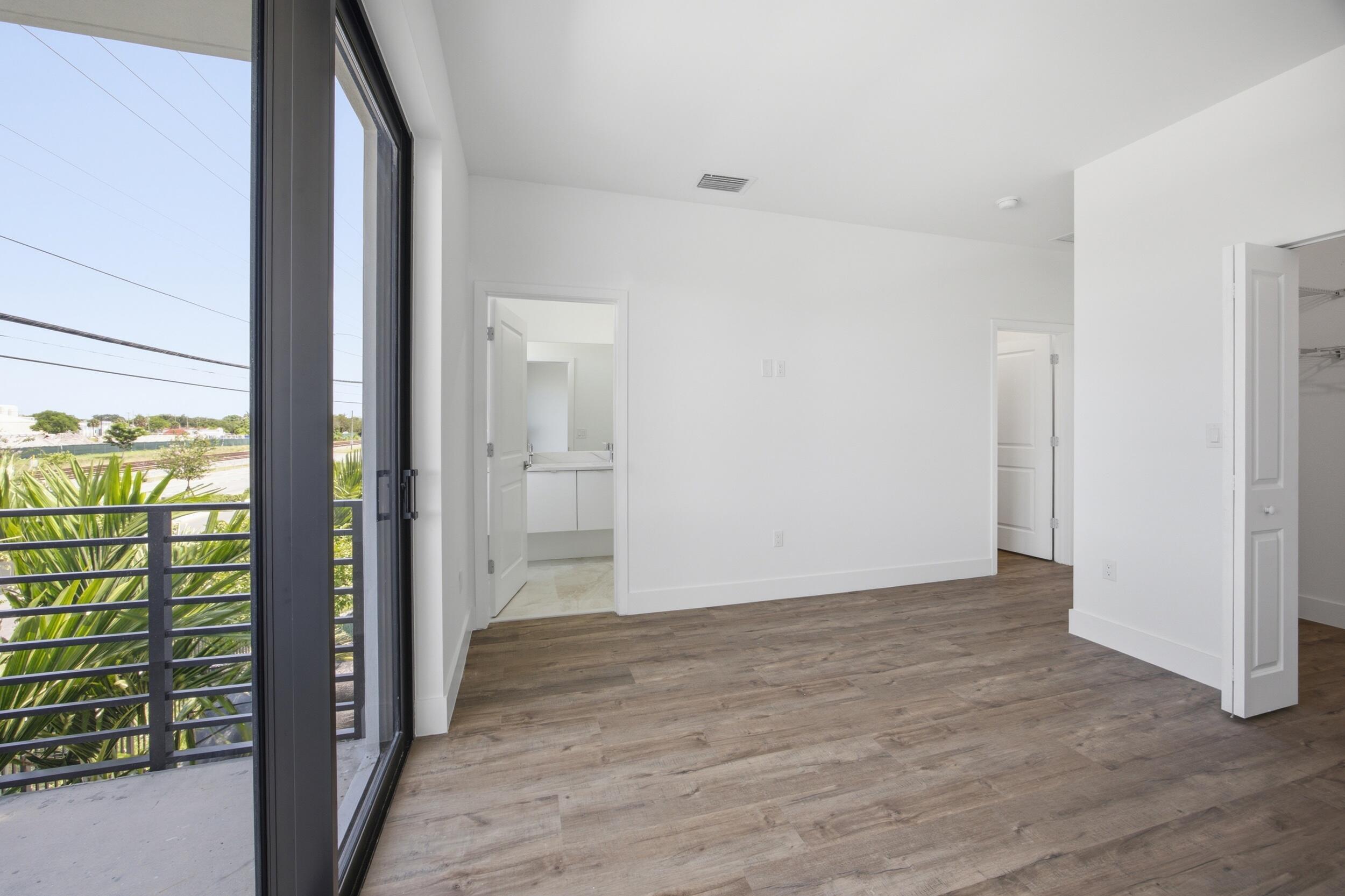 POMPANO TERRACE - Residential