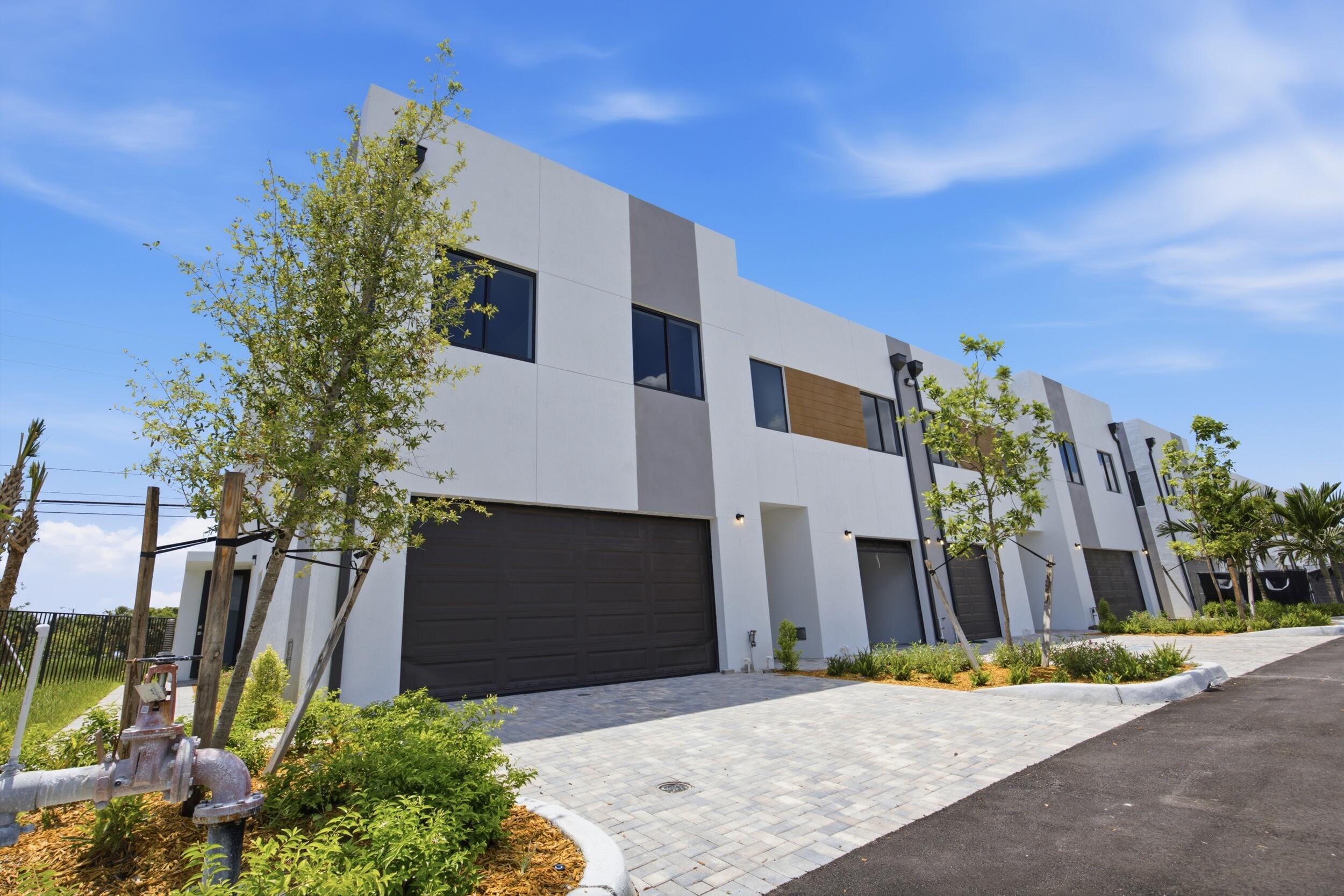 POMPANO TERRACE - Residential