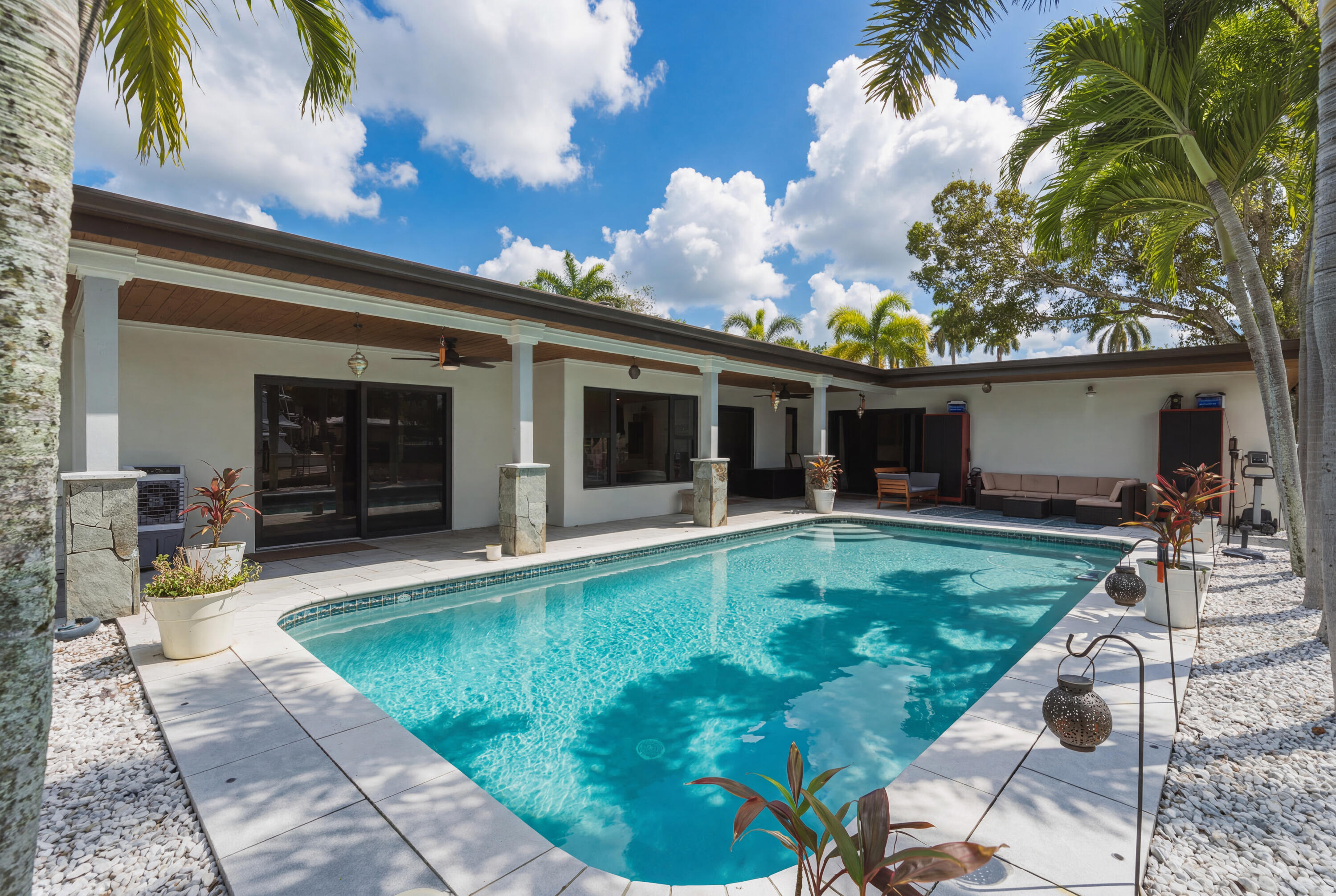 RIVERLAND MANORS - Residential