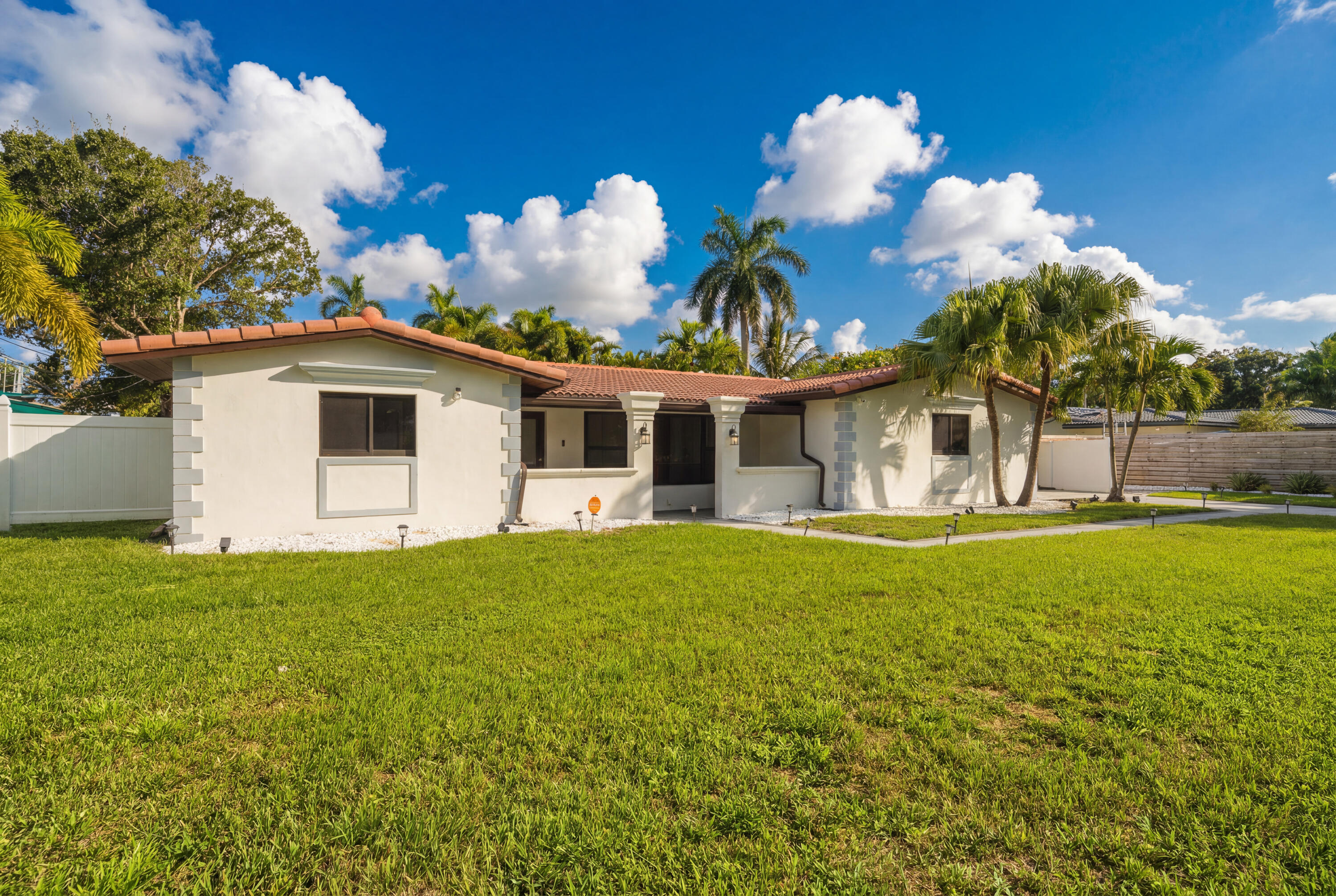 RIVERLAND MANORS - Residential
