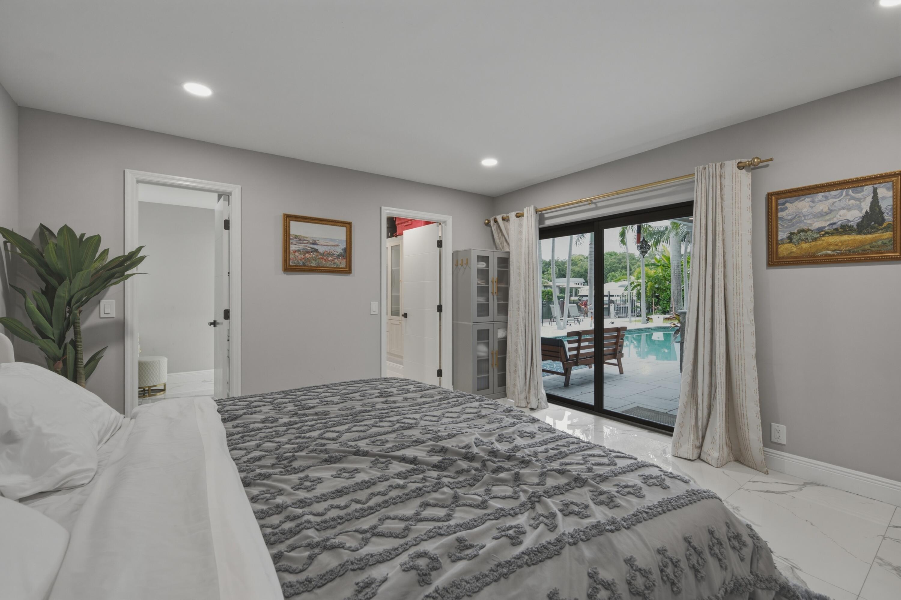 RIVERLAND MANORS - Residential