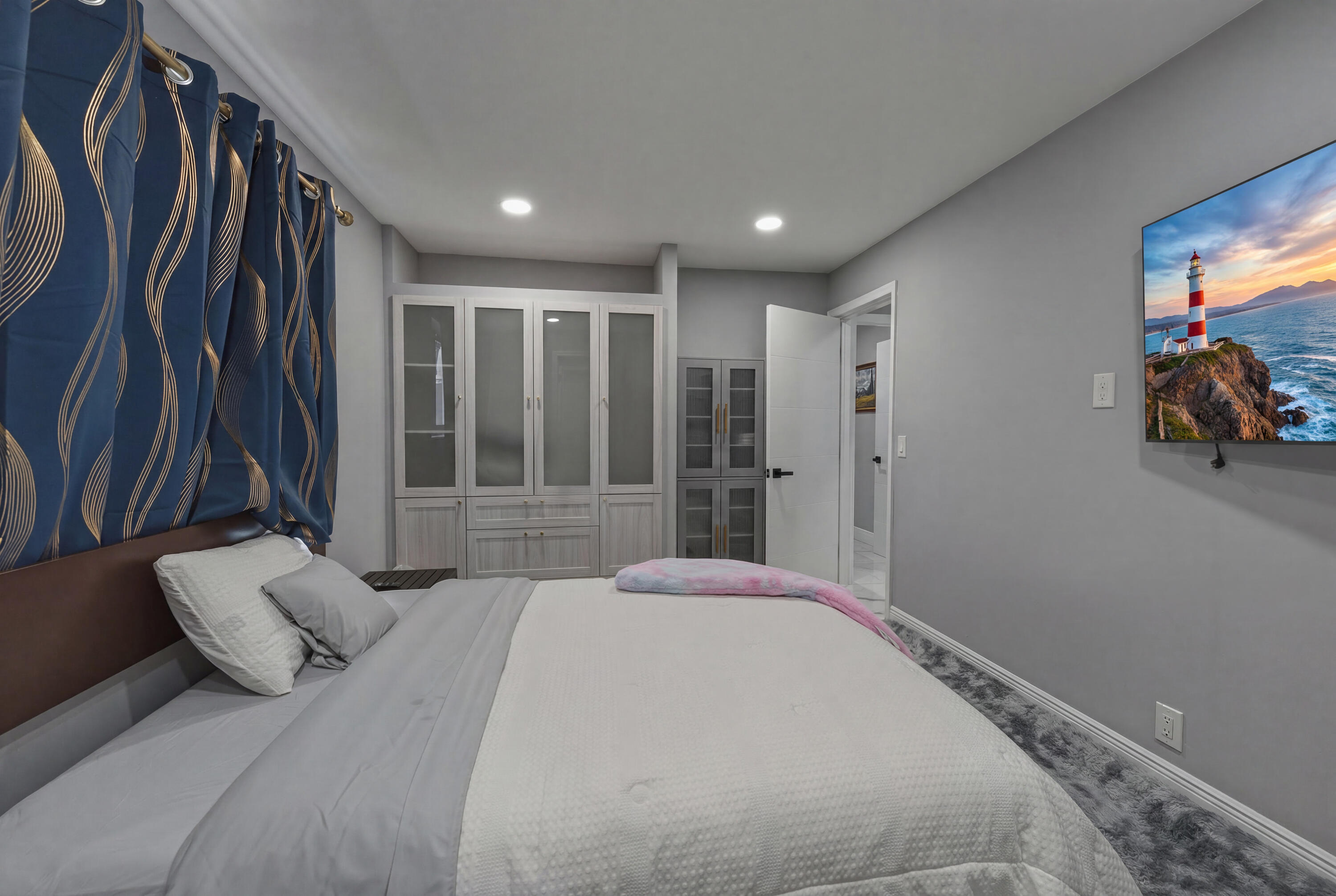 RIVERLAND MANORS - Residential