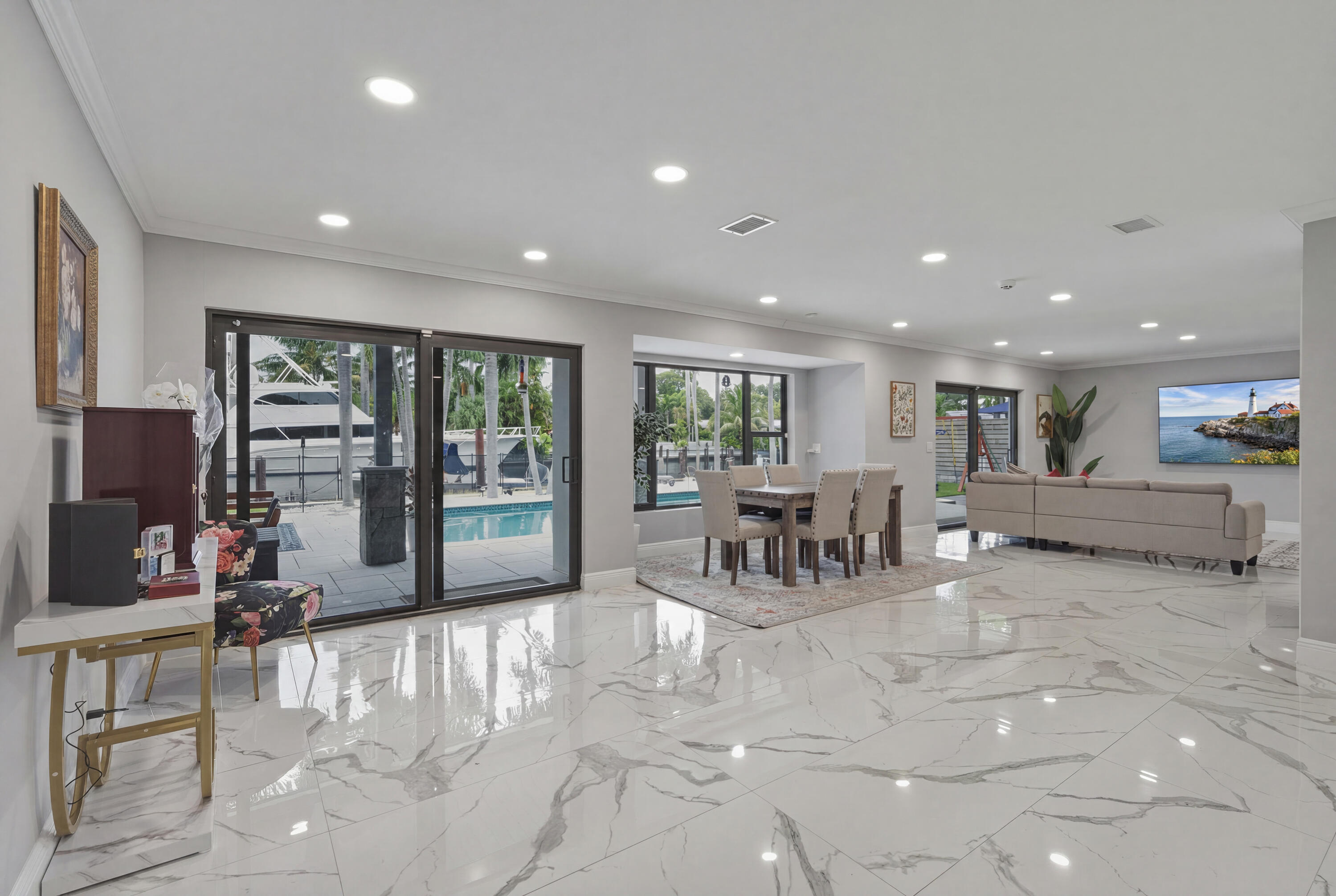 RIVERLAND MANORS - Residential