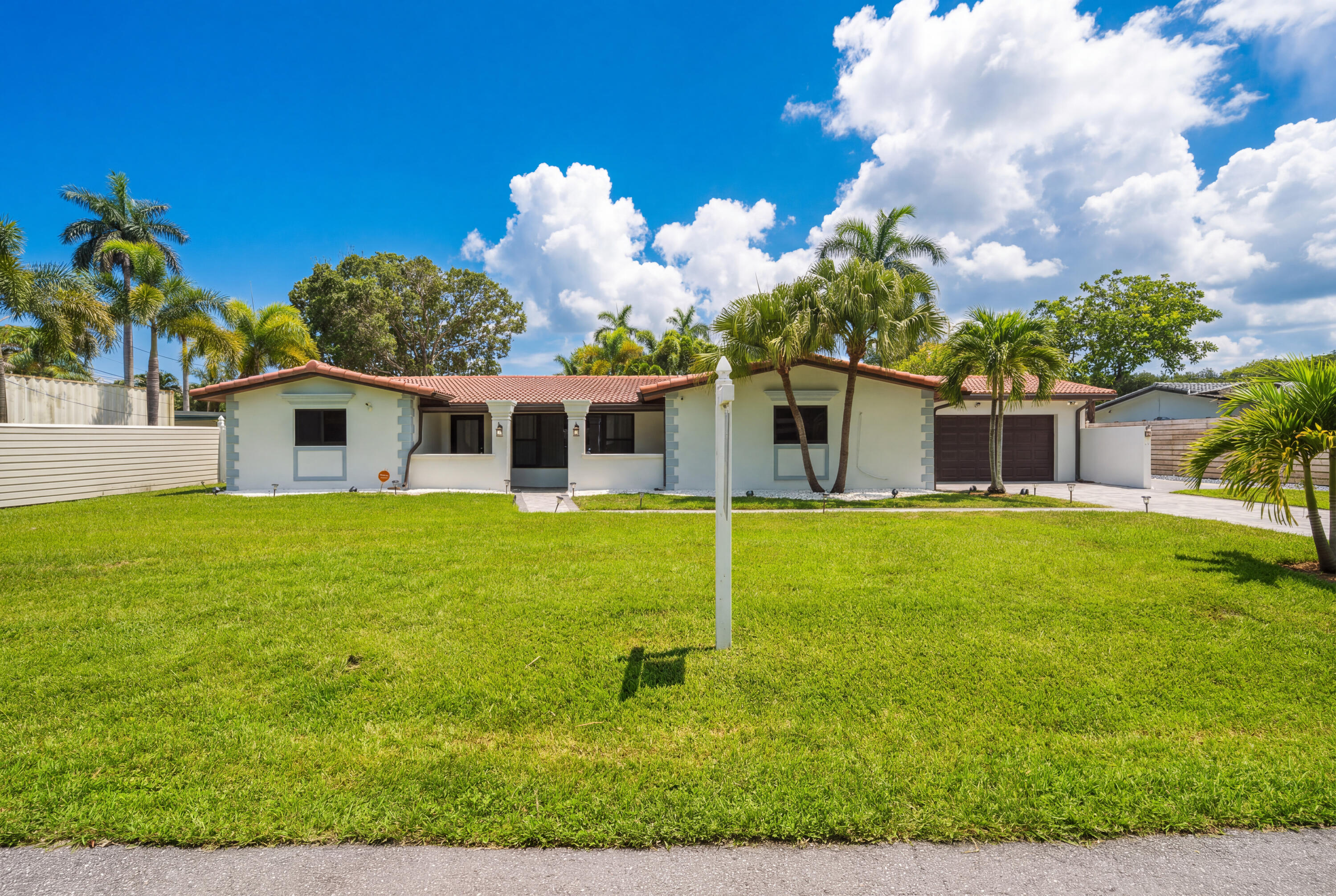 RIVERLAND MANORS - Residential