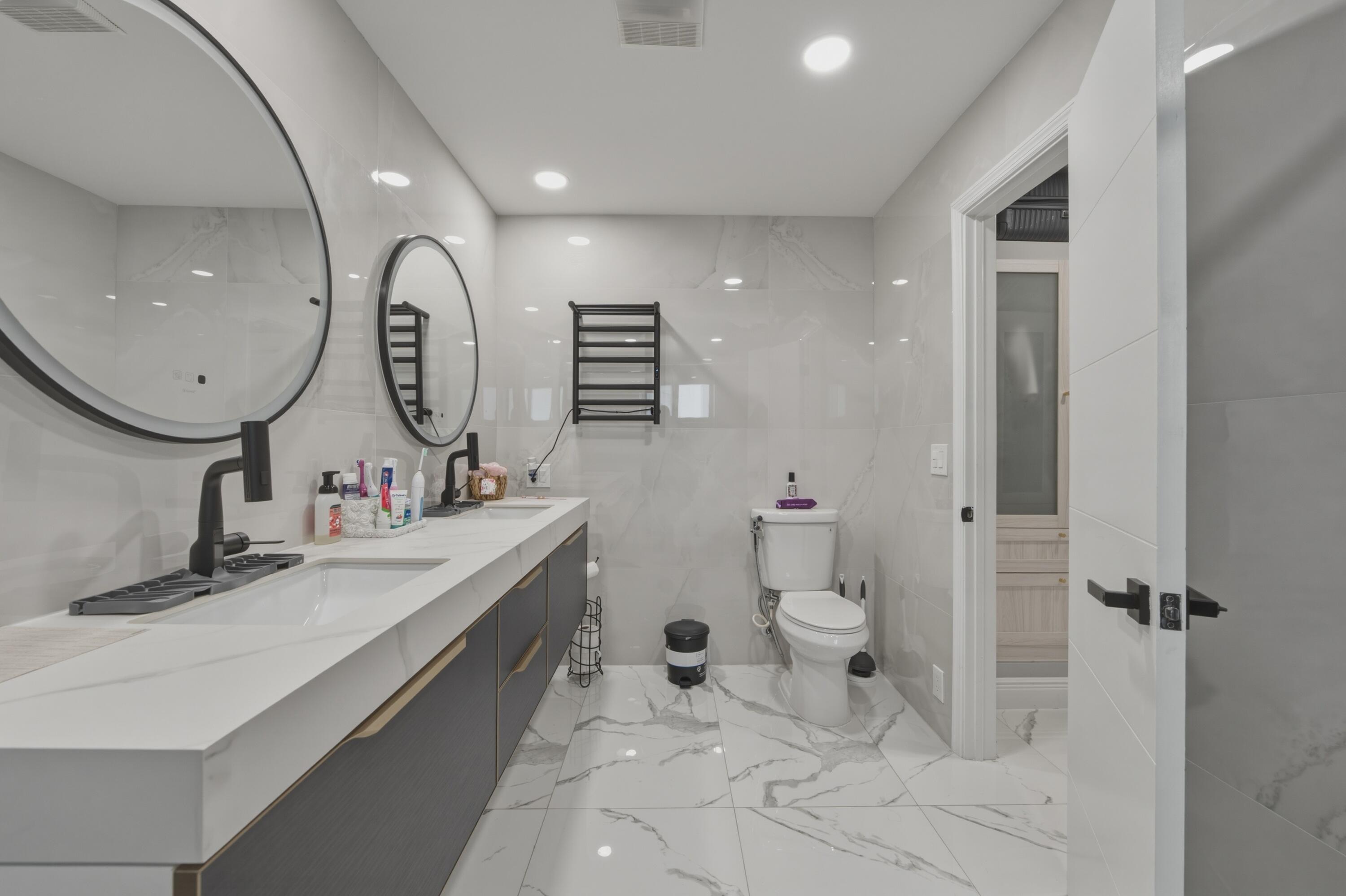 RIVERLAND MANORS - Residential