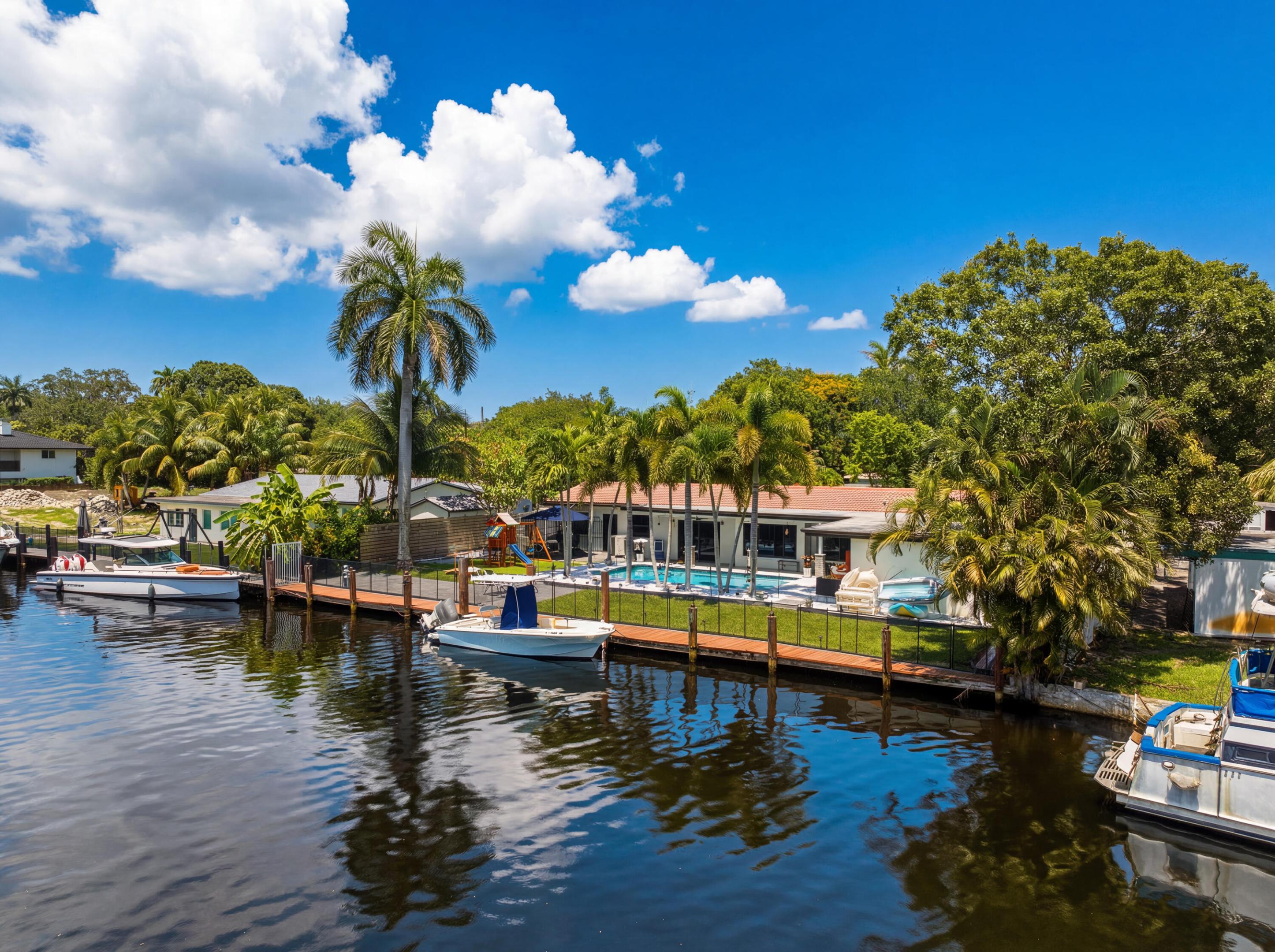 RIVERLAND MANORS - Residential