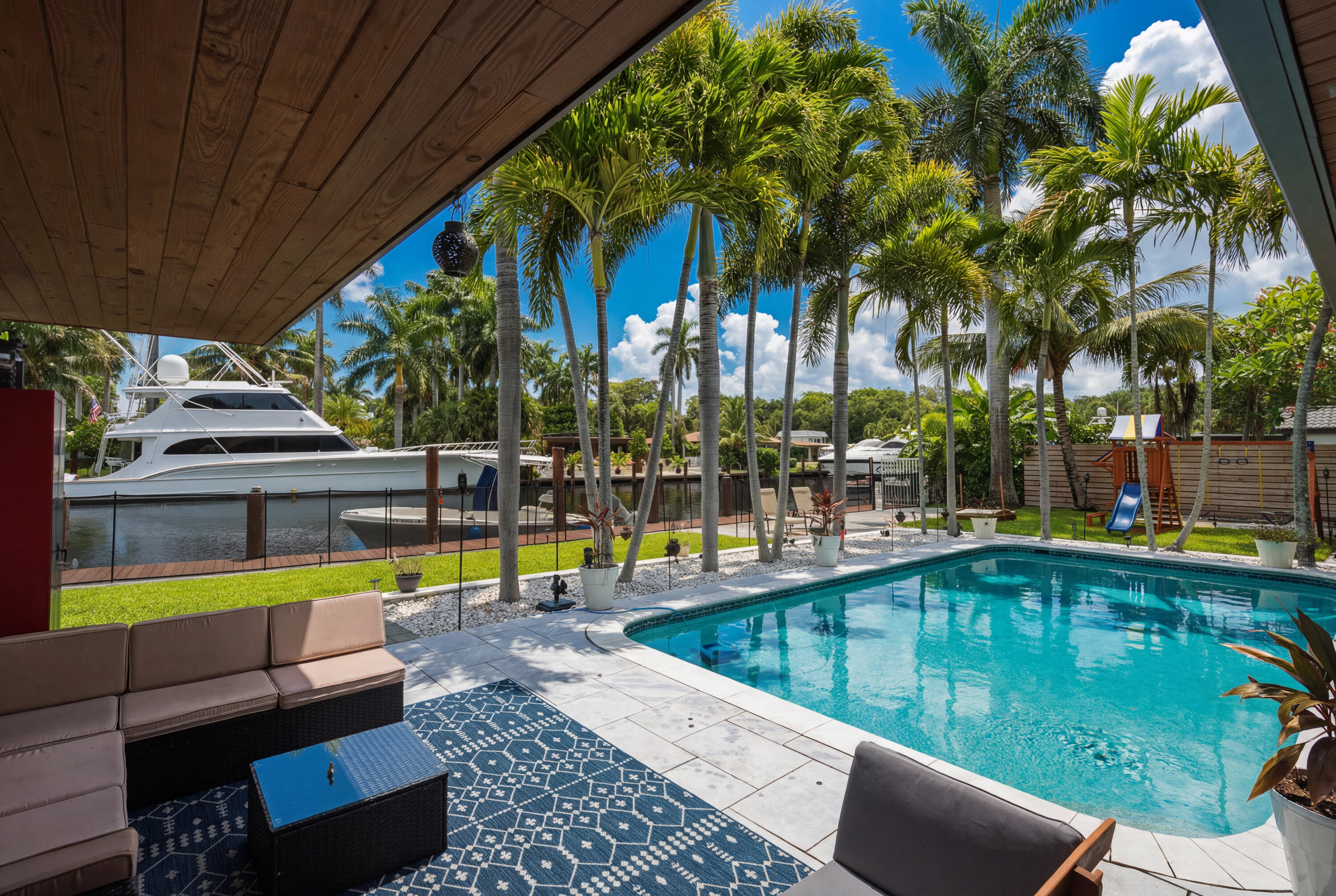 RIVERLAND MANORS - Residential