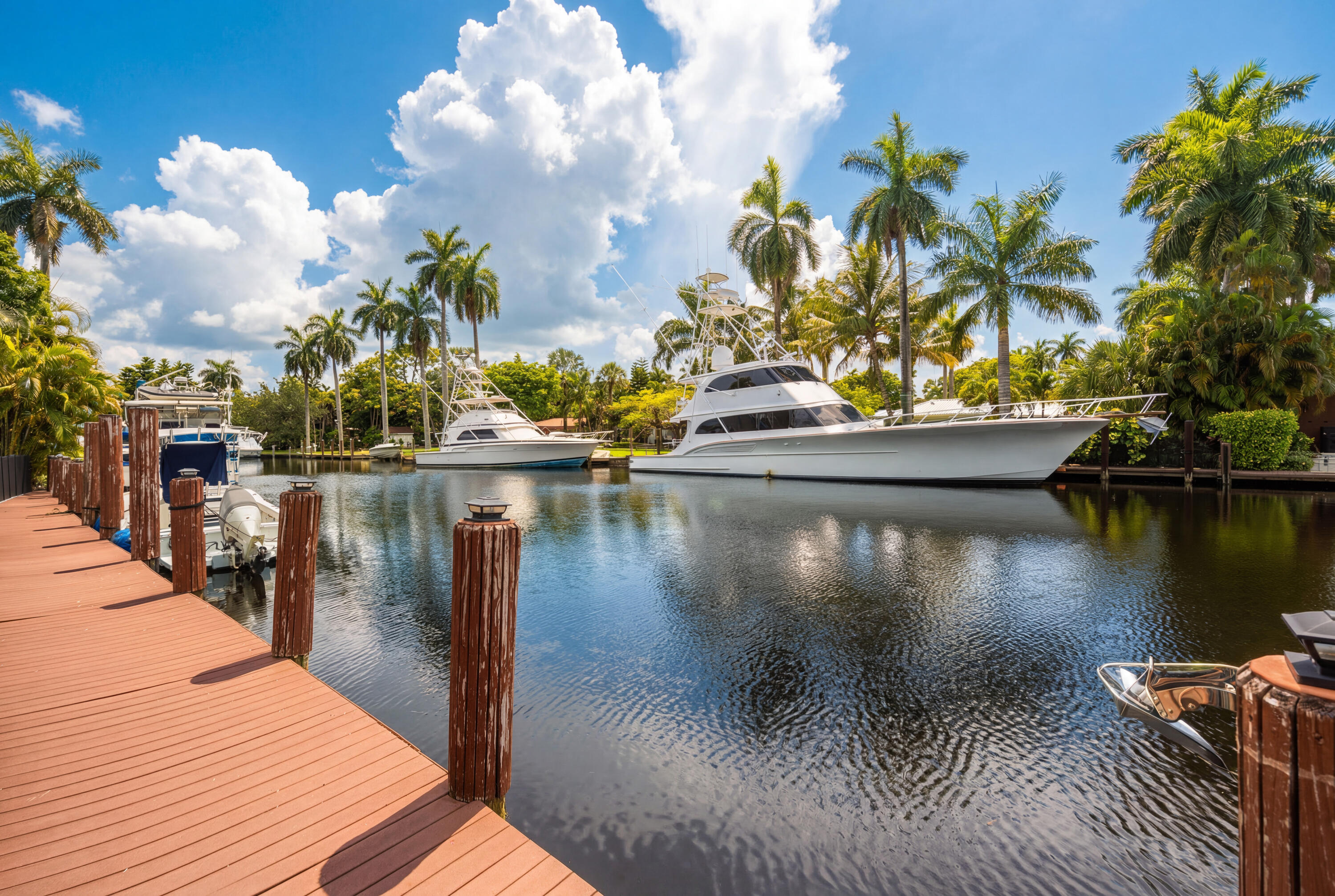 RIVERLAND MANORS - Residential