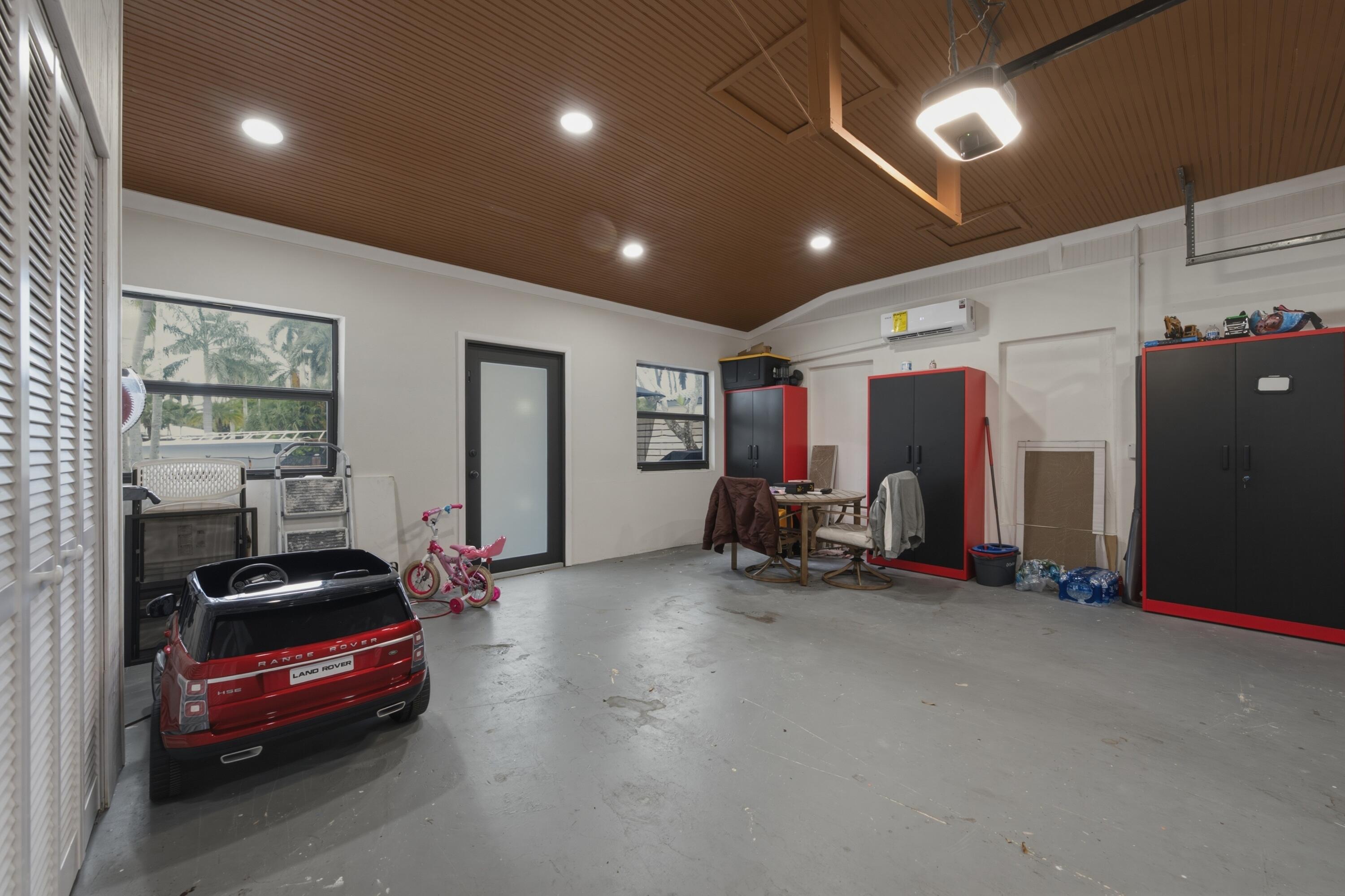 RIVERLAND MANORS - Residential