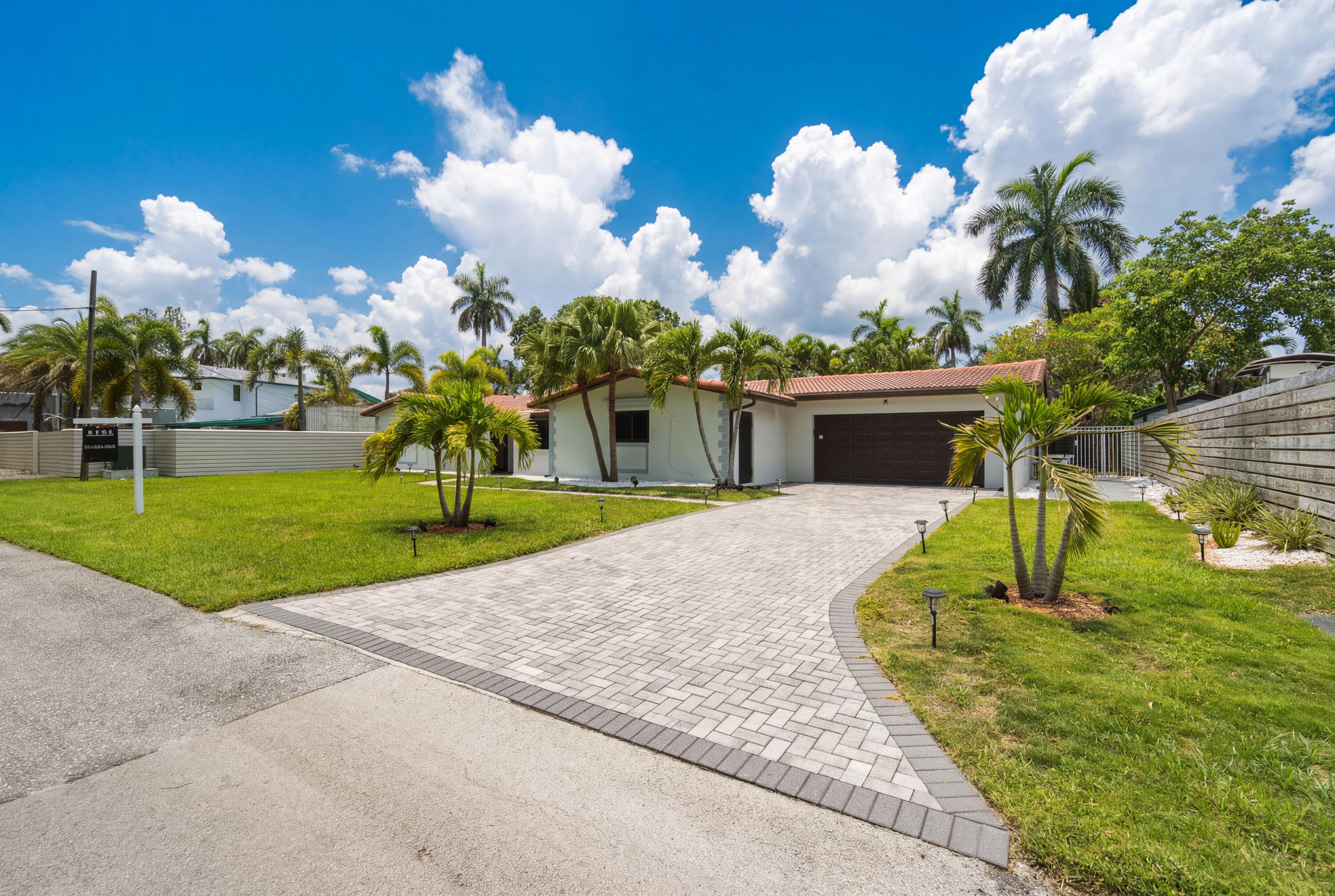RIVERLAND MANORS - Residential
