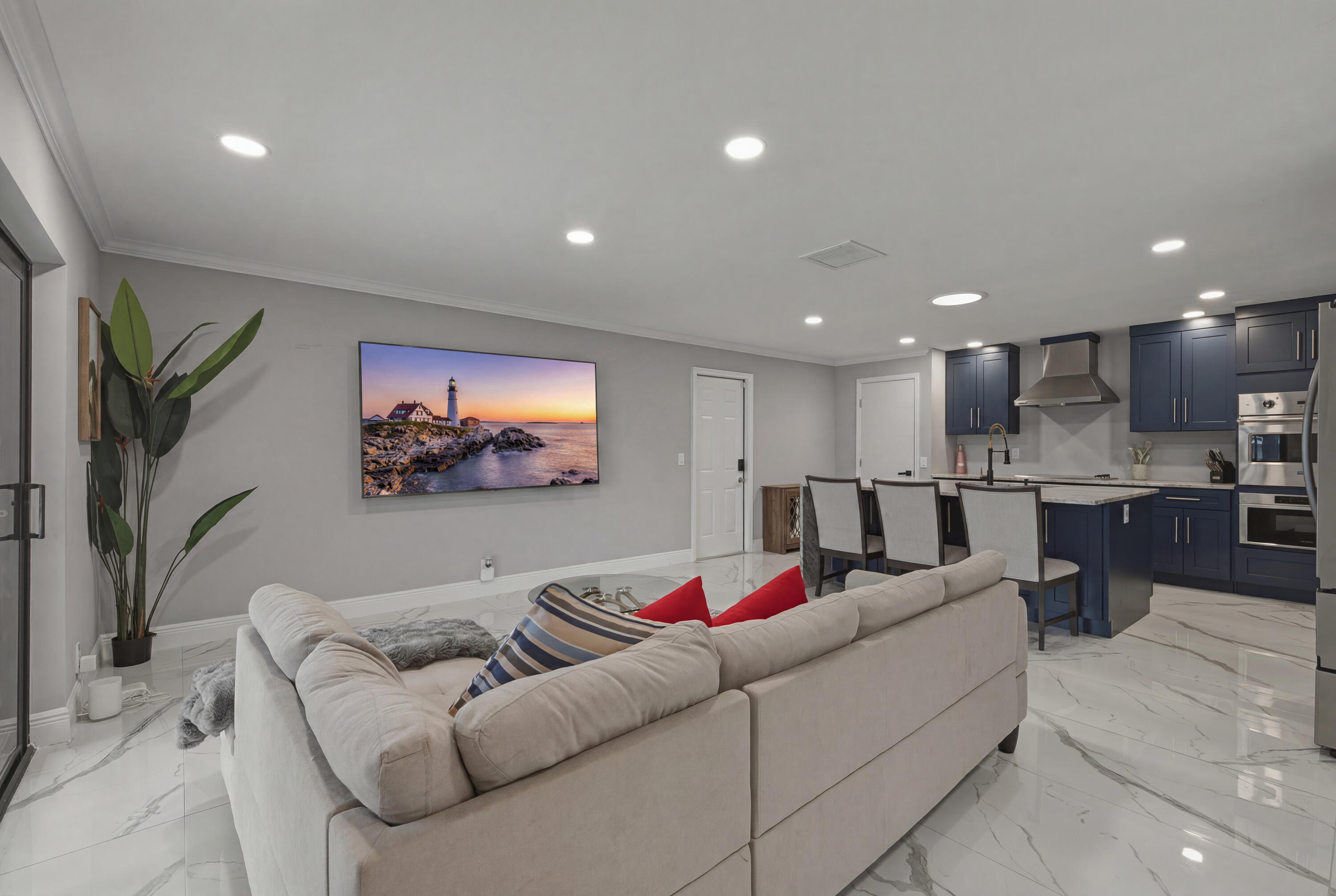 RIVERLAND MANORS - Residential