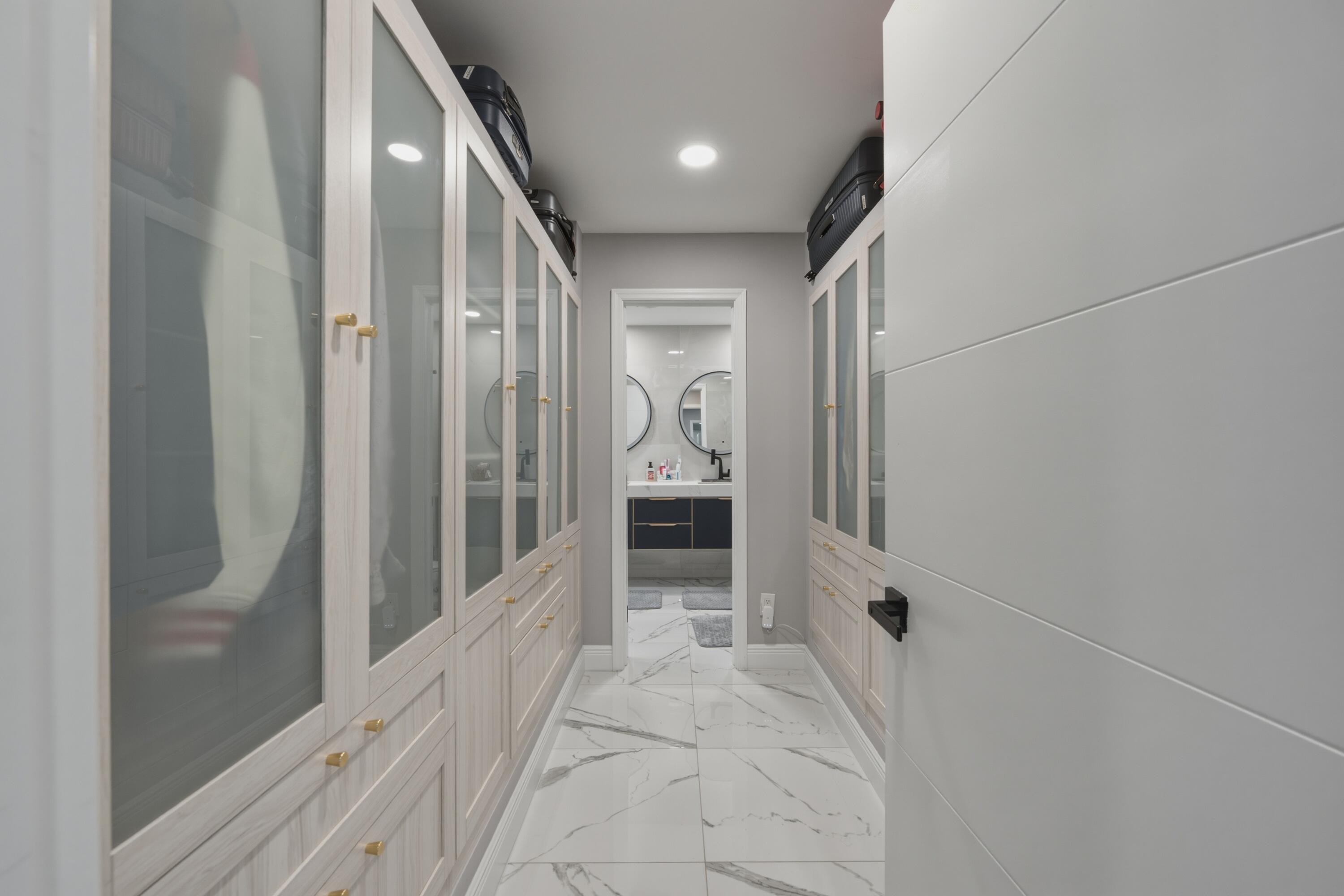 RIVERLAND MANORS - Residential