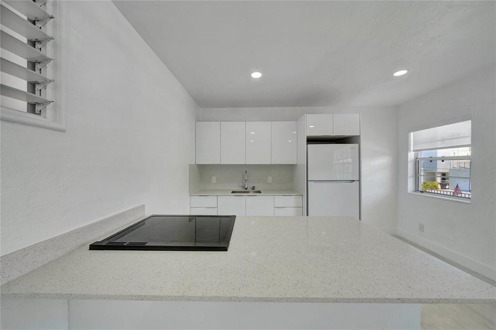 HOLLYWOOD CENTRAL BEACH - Residential Lease