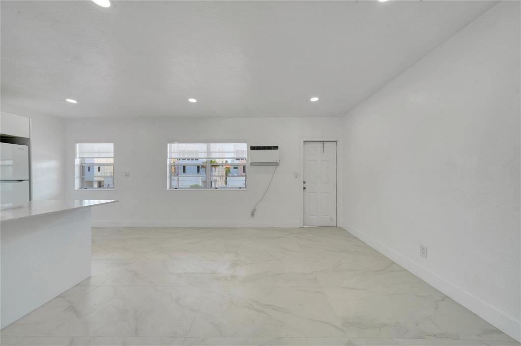 HOLLYWOOD CENTRAL BEACH - Residential Lease