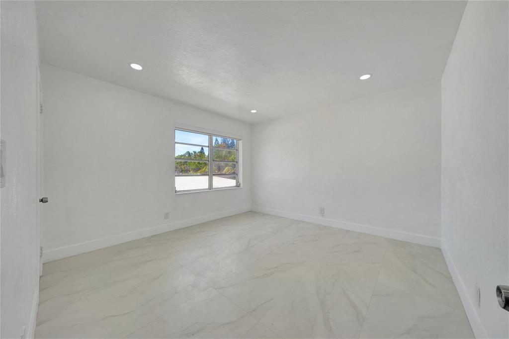 HOLLYWOOD CENTRAL BEACH - Residential Lease