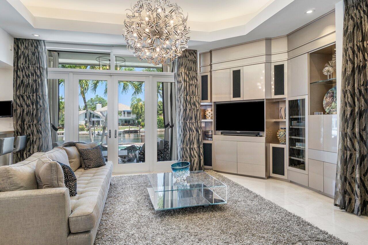 LIGHTHOUSE POINT - Residential