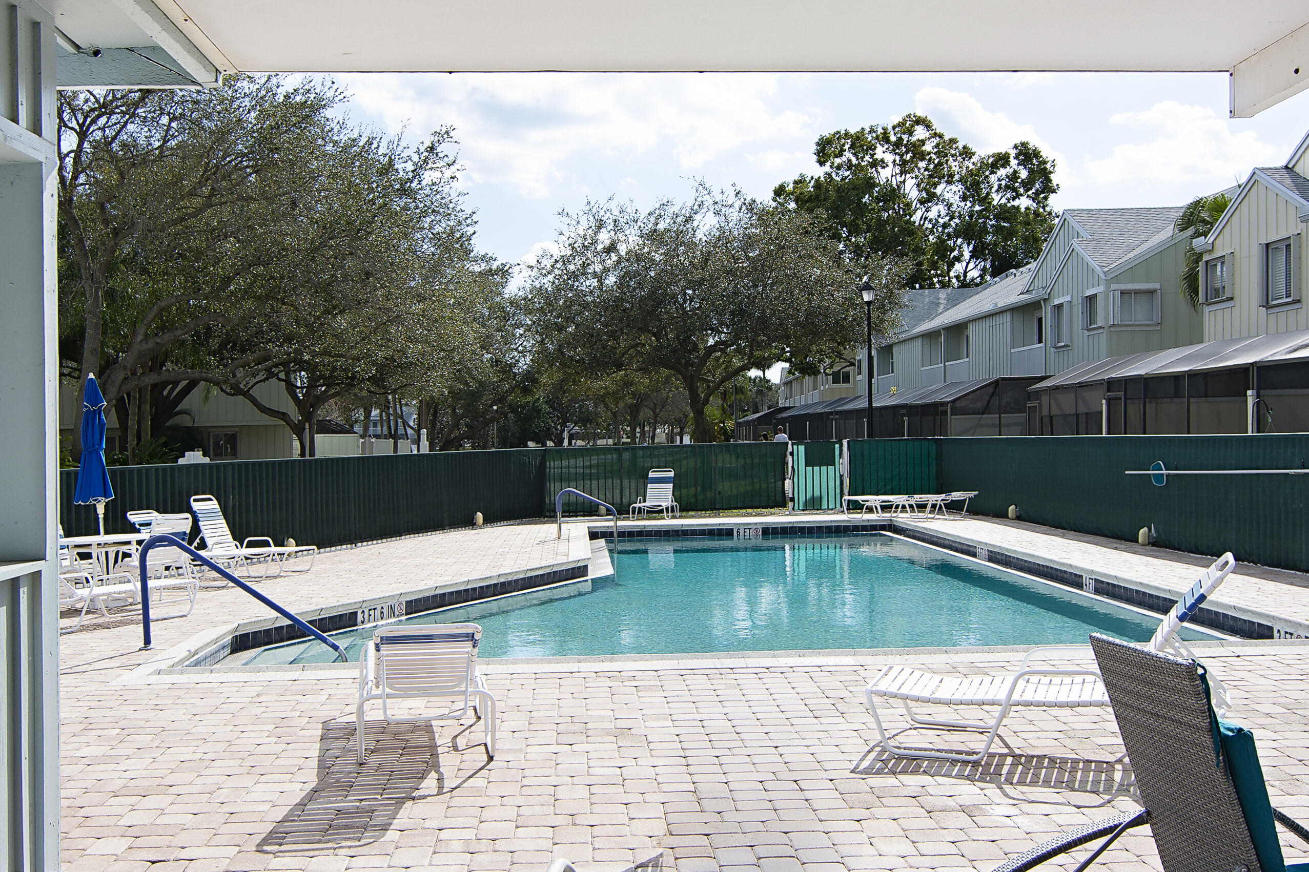 RIVERWALK 3 - Residential