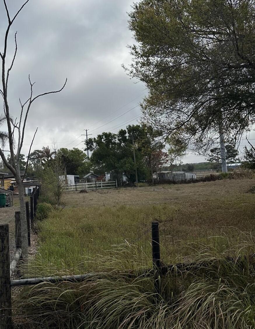 OKEECHOBEE GARDENS - Land