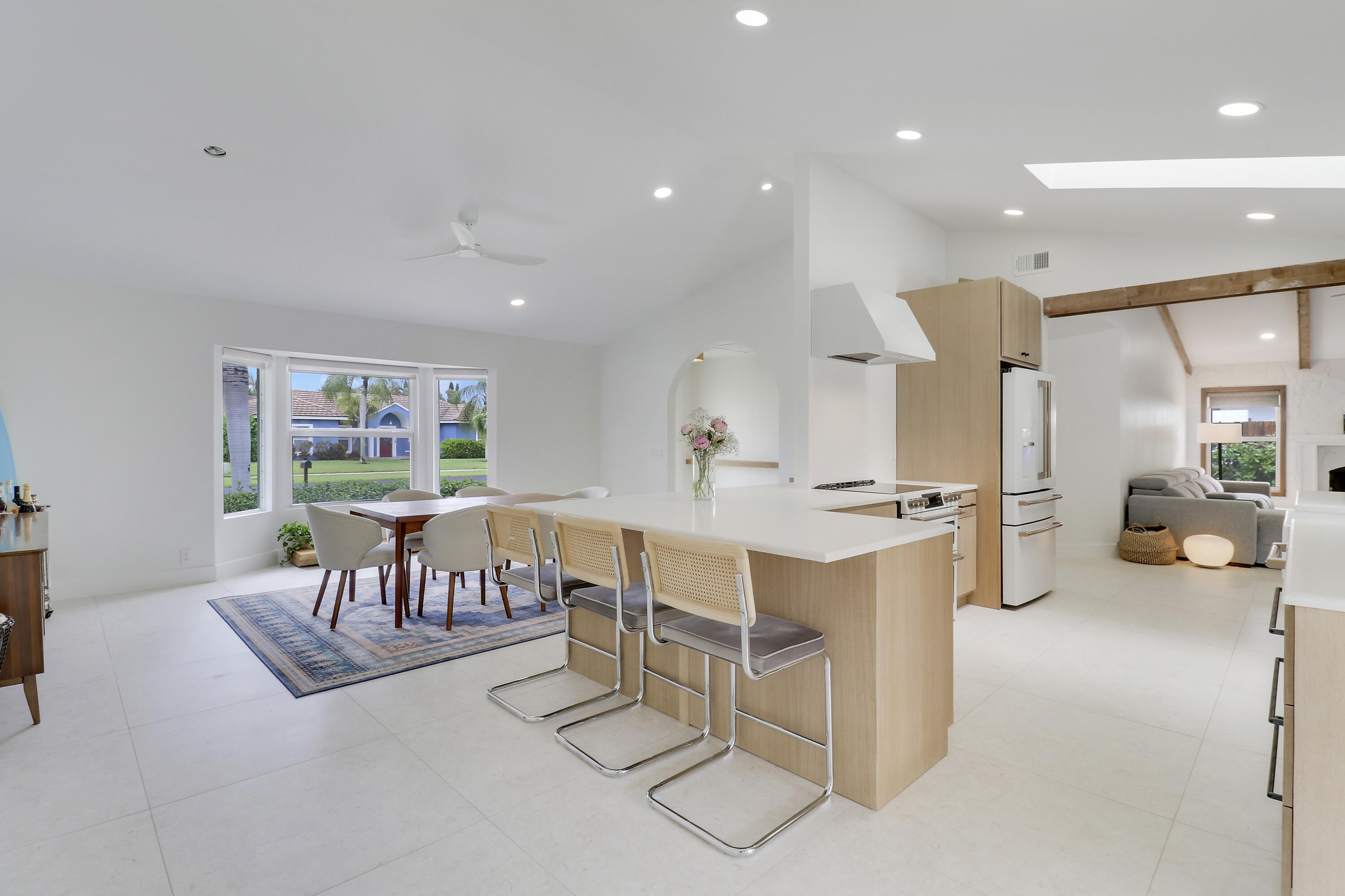 TEQUESTA PINES - Residential