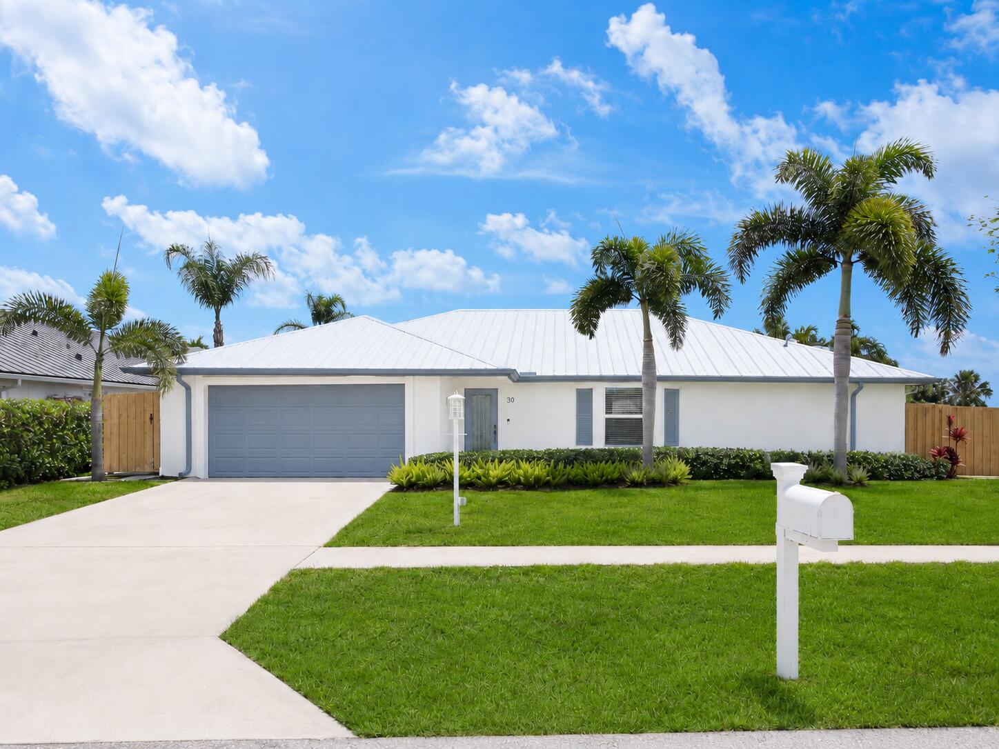 TEQUESTA PINES - Residential