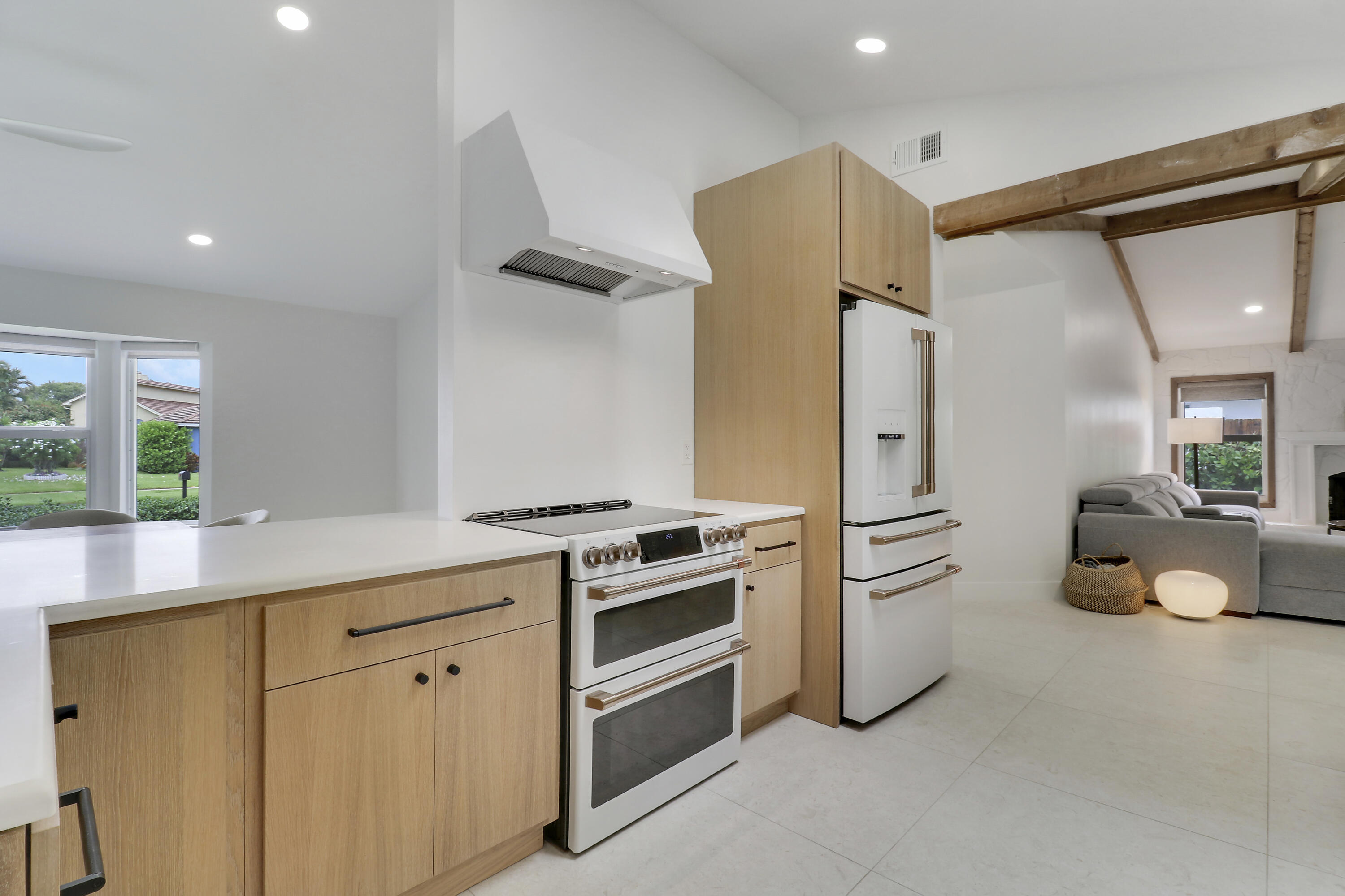 TEQUESTA PINES - Residential