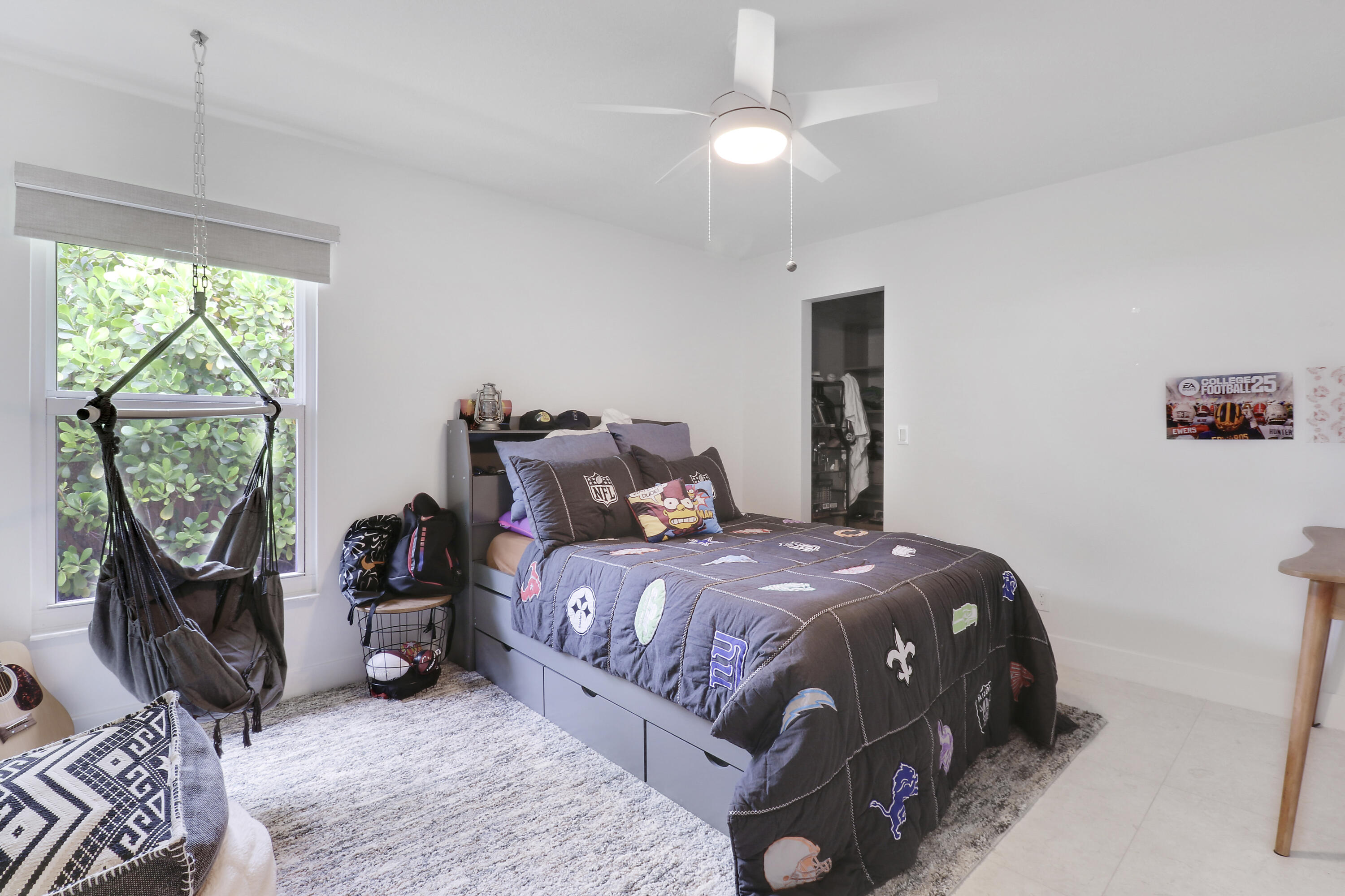 TEQUESTA PINES - Residential