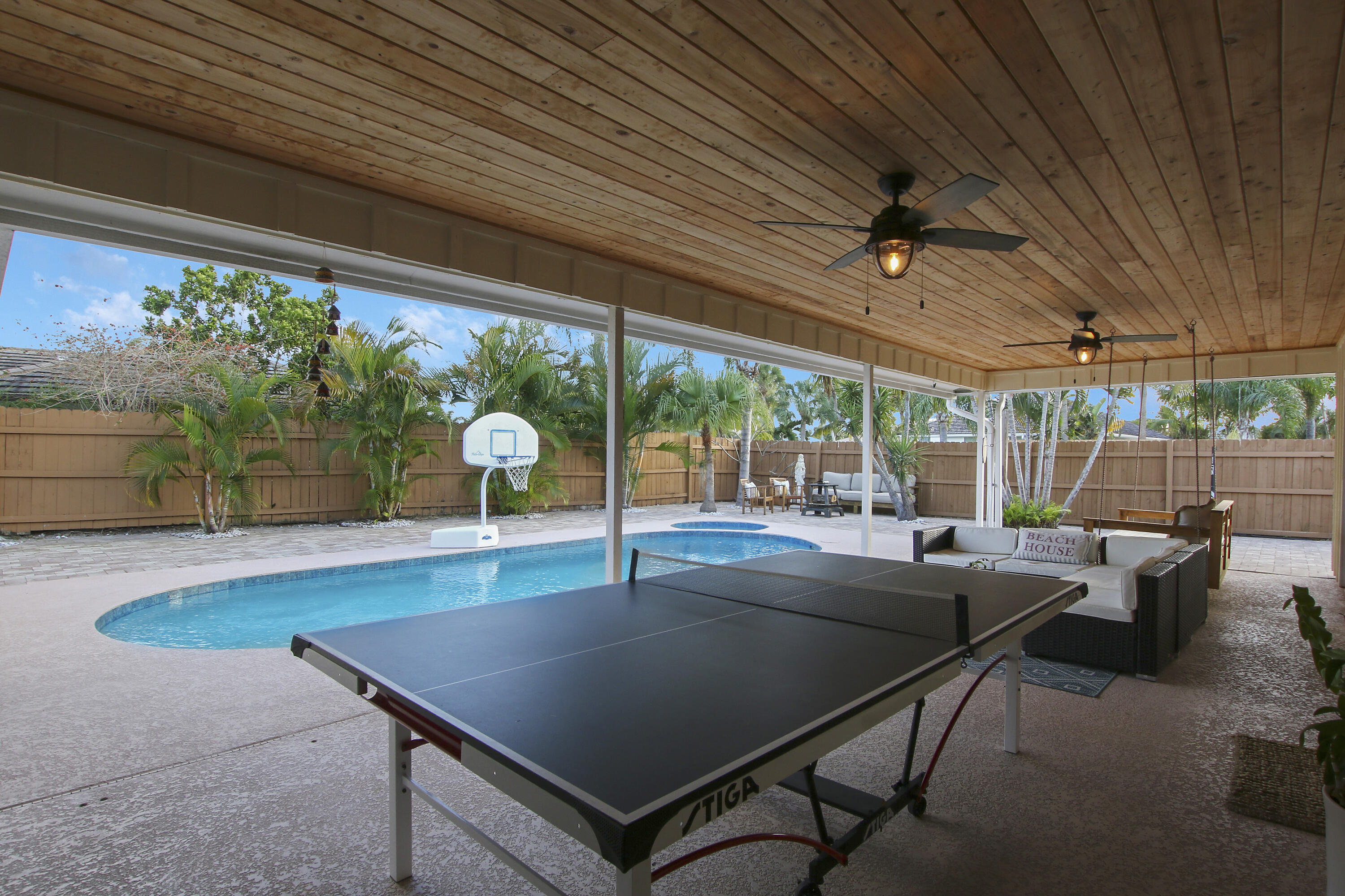 TEQUESTA PINES - Residential