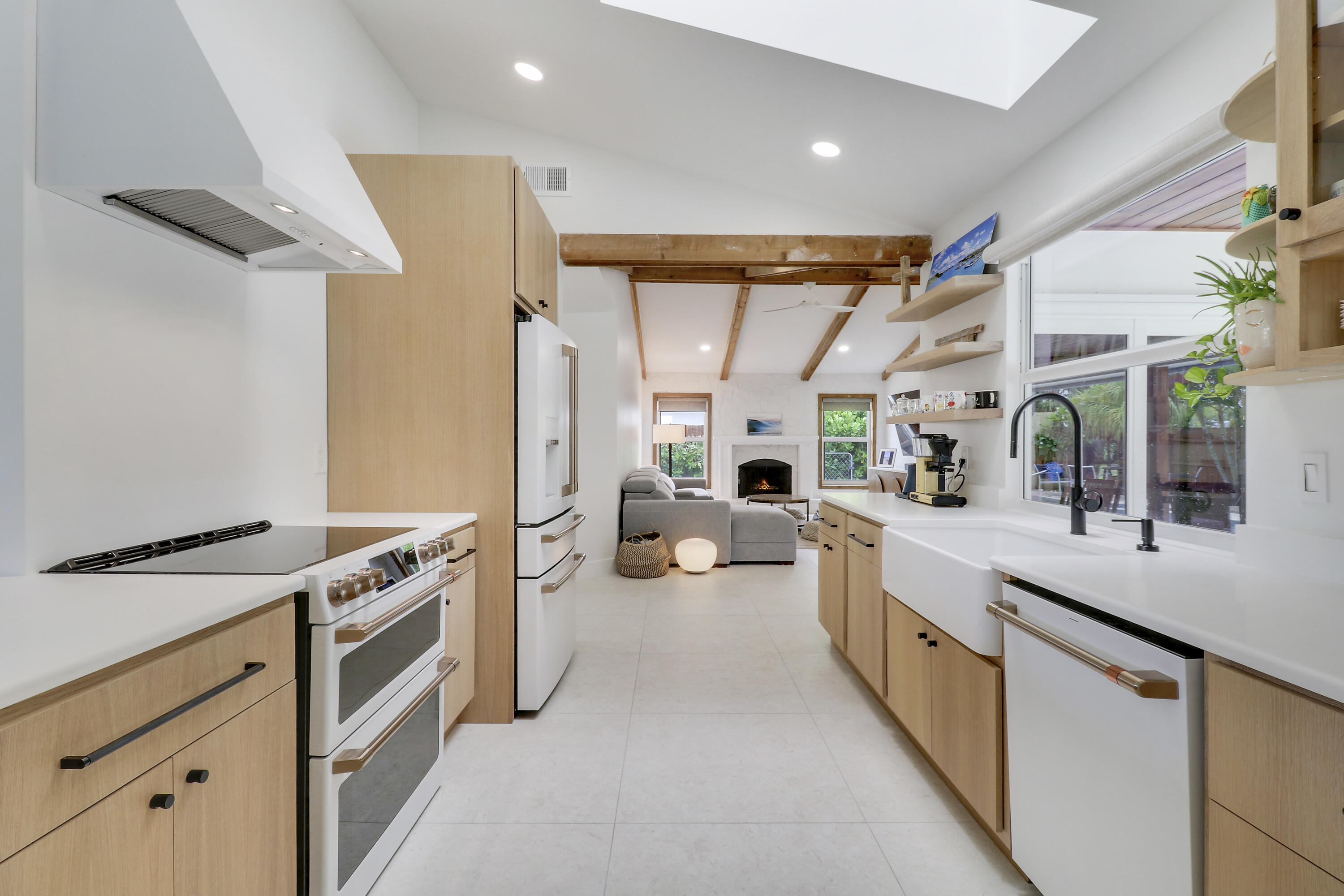 TEQUESTA PINES - Residential