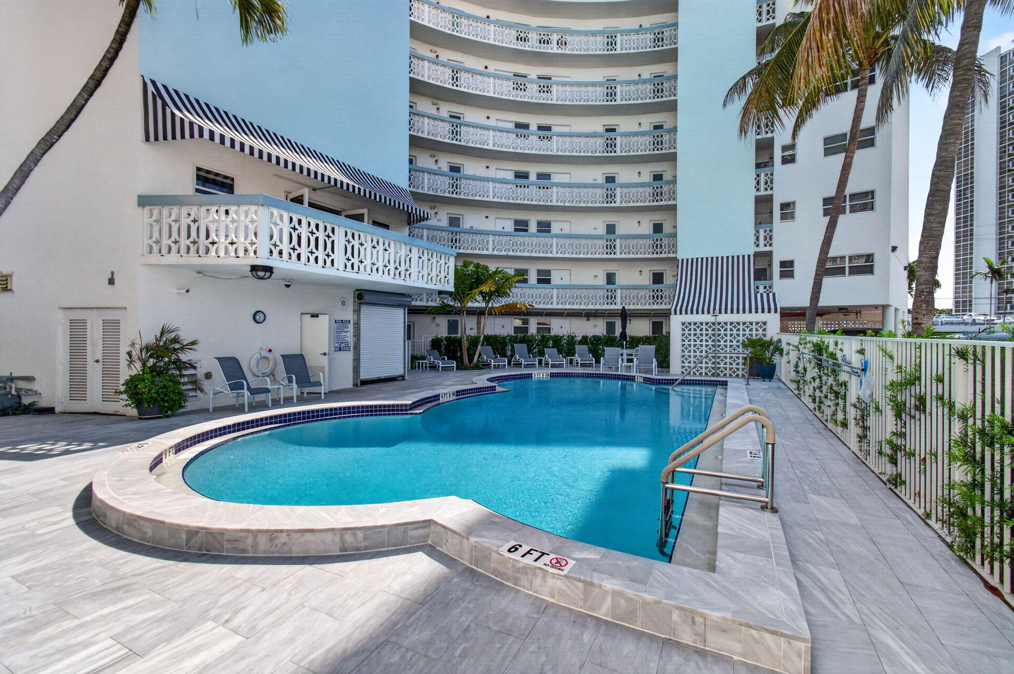 LE CERCLE BY THE BEACH CONDO - Residential