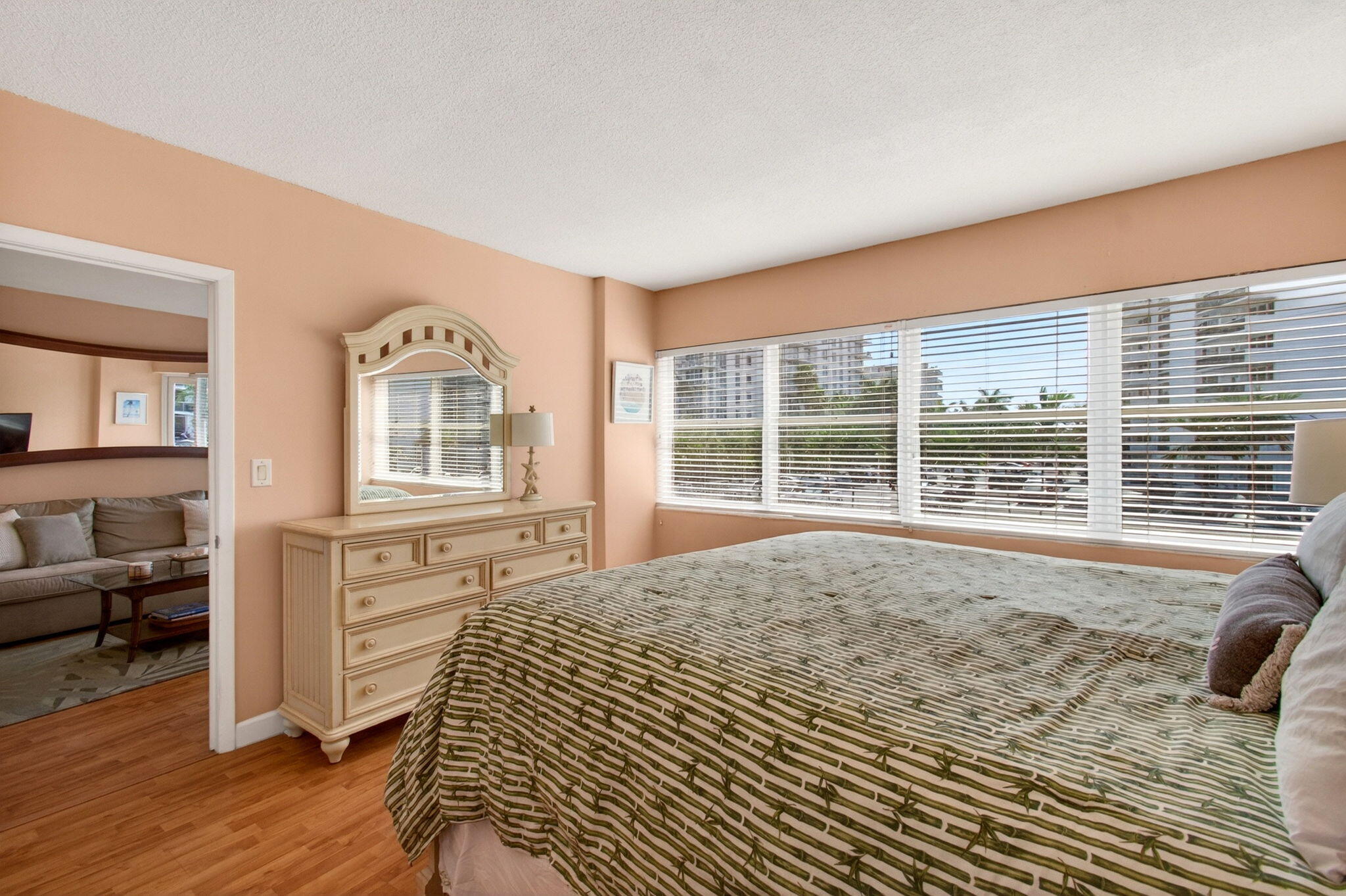 LE CERCLE BY THE BEACH CONDO - Residential