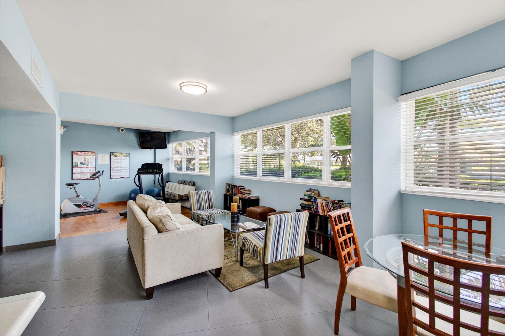 LE CERCLE BY THE BEACH CONDO - Residential