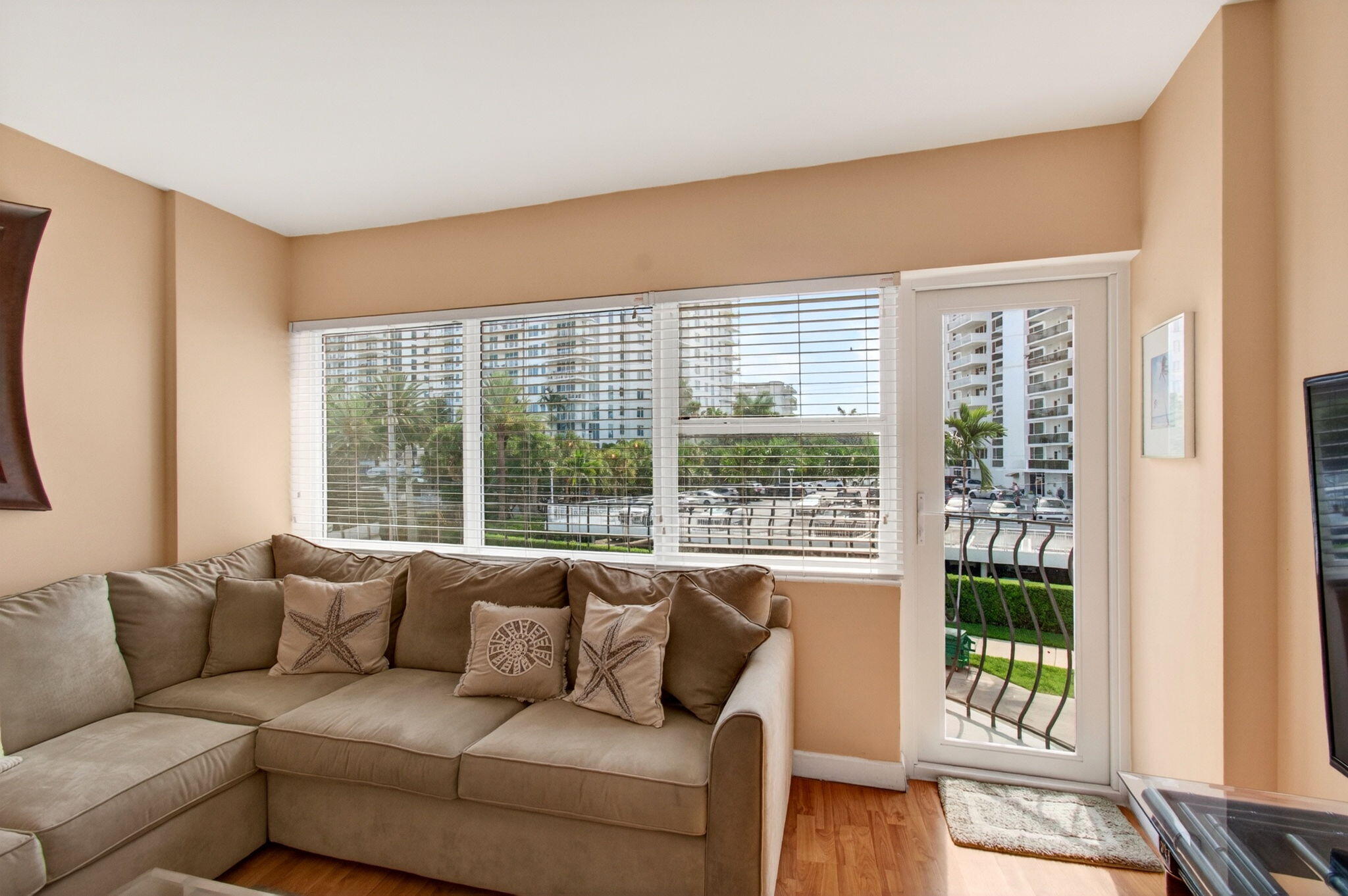 LE CERCLE BY THE BEACH CONDO - Residential