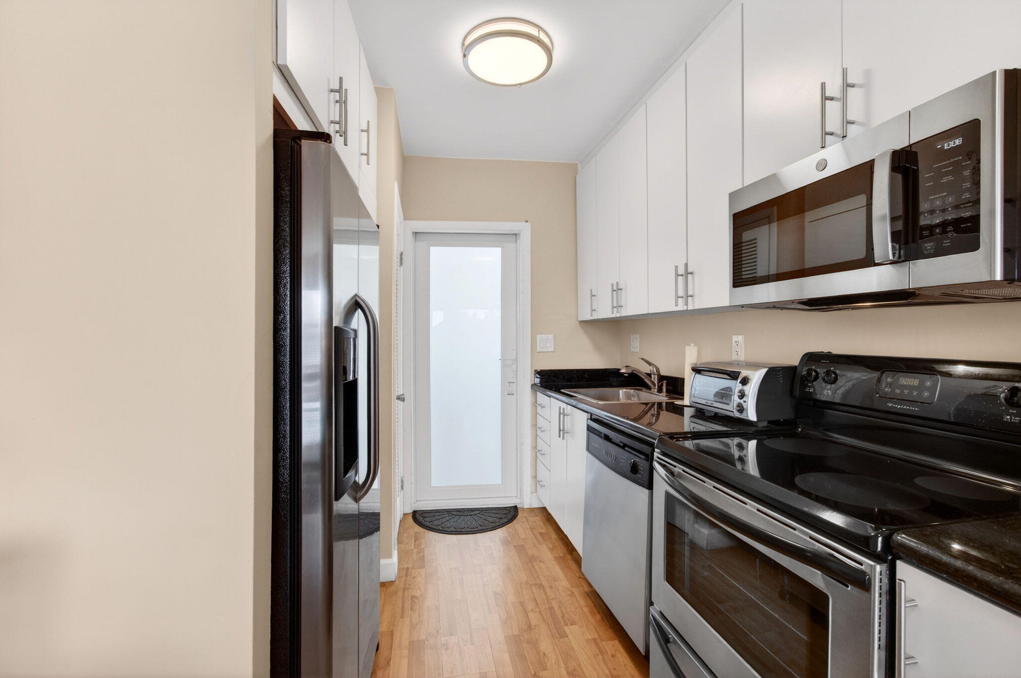 LE CERCLE BY THE BEACH CONDO - Residential