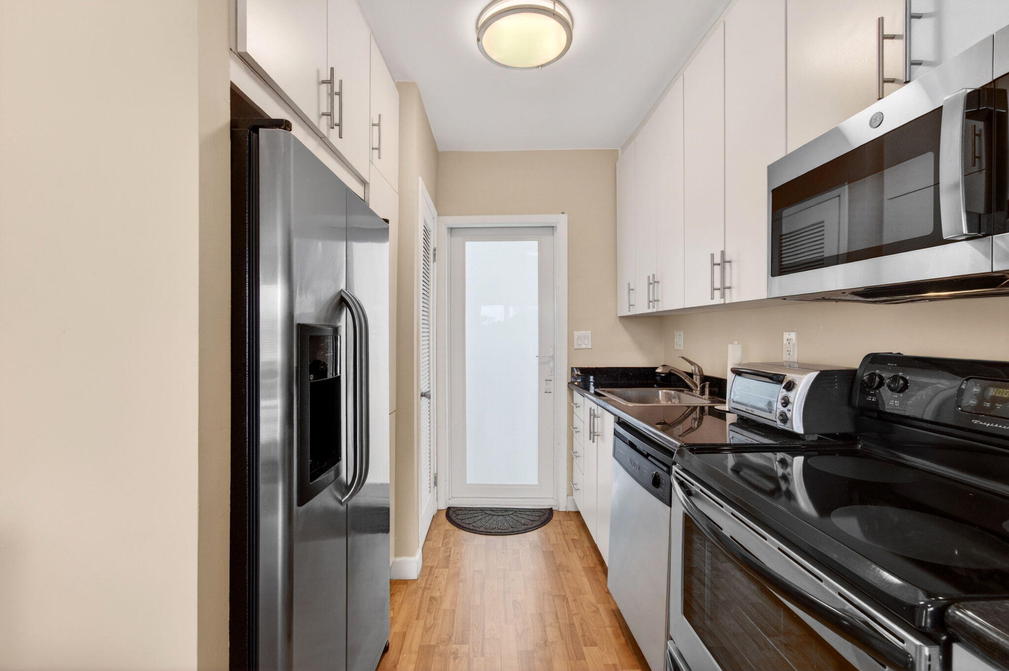 LE CERCLE BY THE BEACH CONDO - Residential