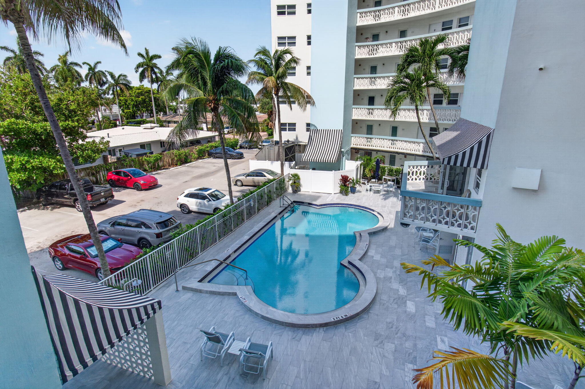 LE CERCLE BY THE BEACH CONDO - Residential