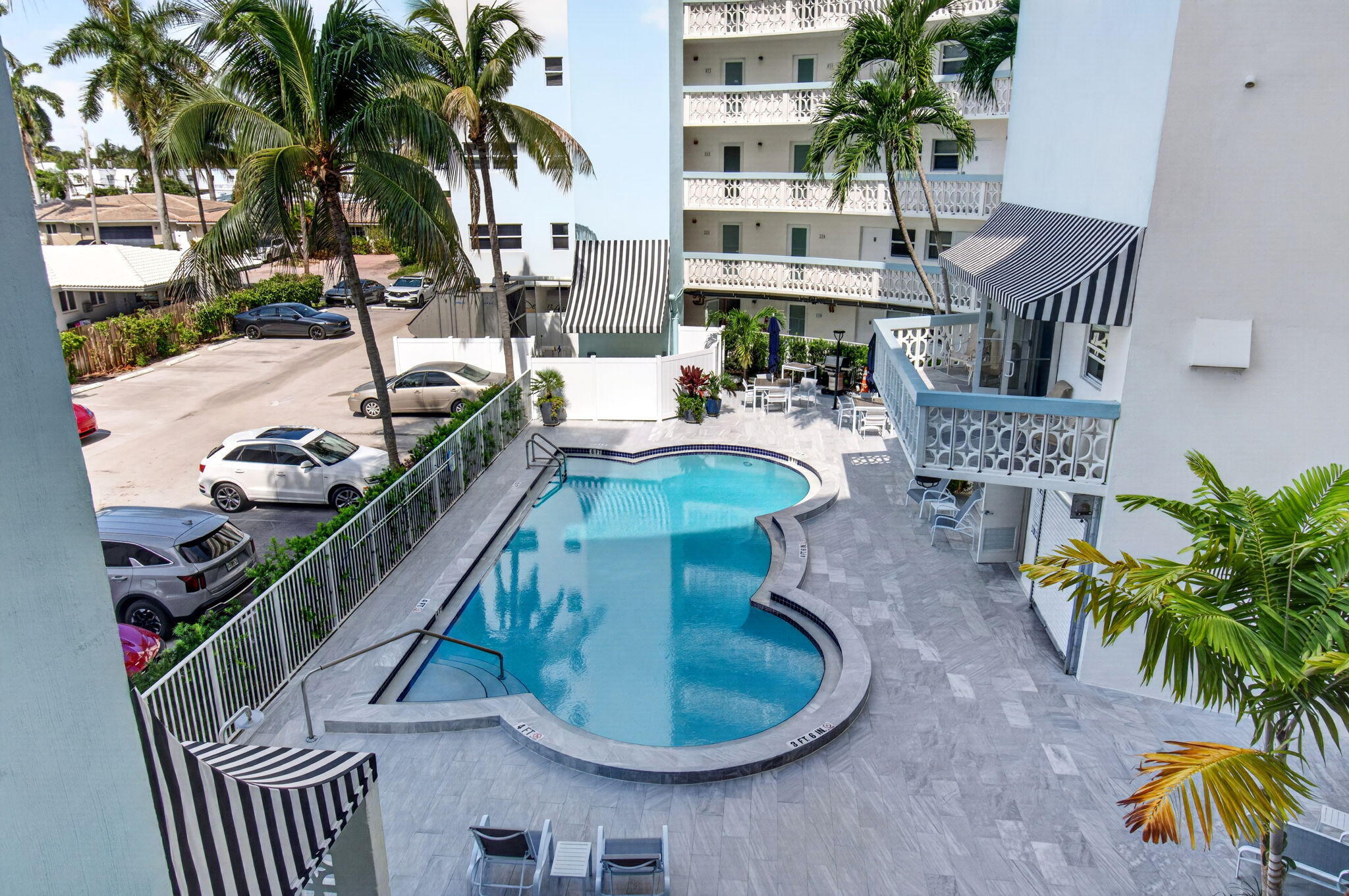 LE CERCLE BY THE BEACH CONDO - Residential