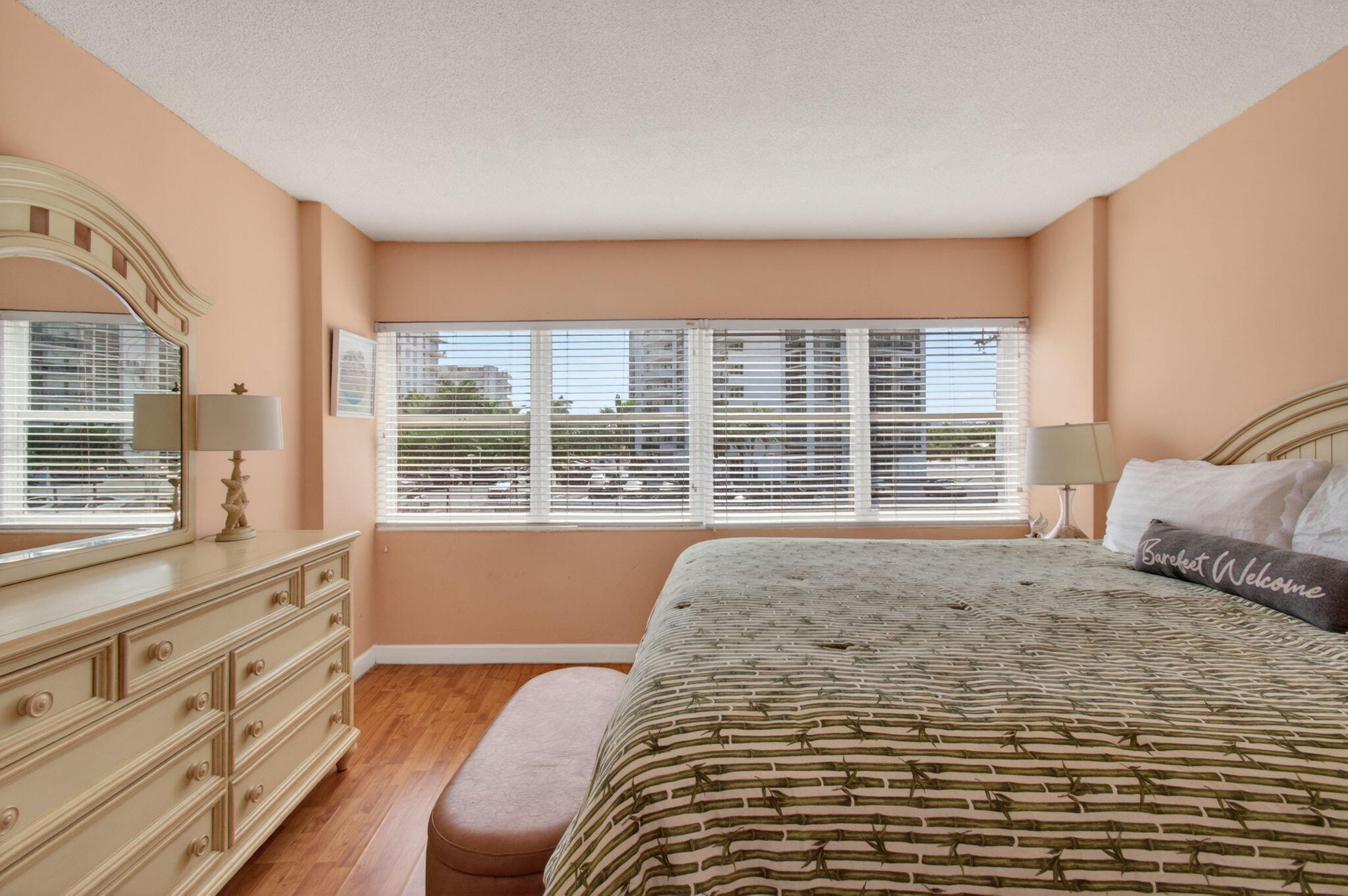 LE CERCLE BY THE BEACH CONDO - Residential