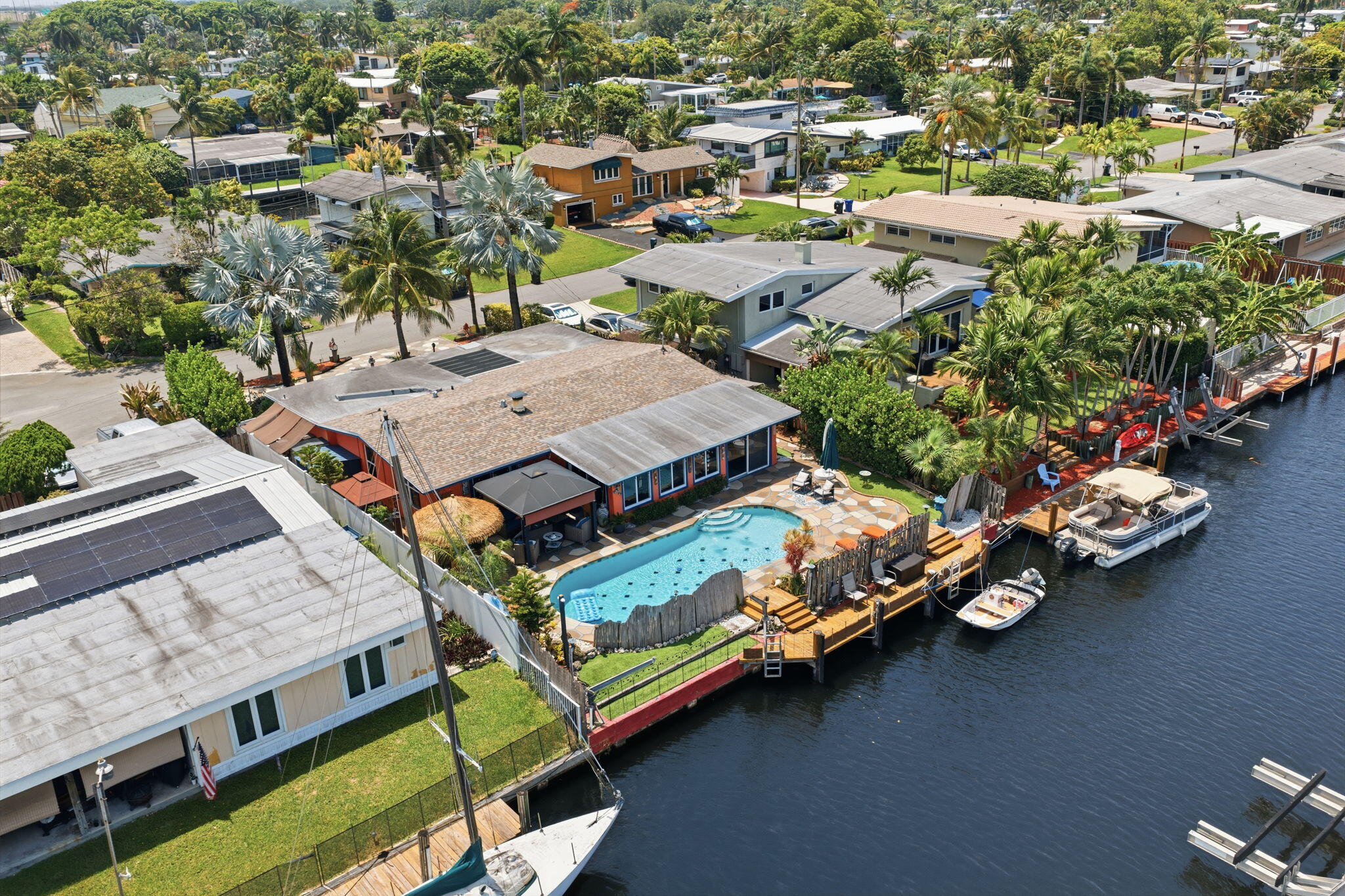 LAUDERDALE ISLES NO 2-BLK 8 - Residential