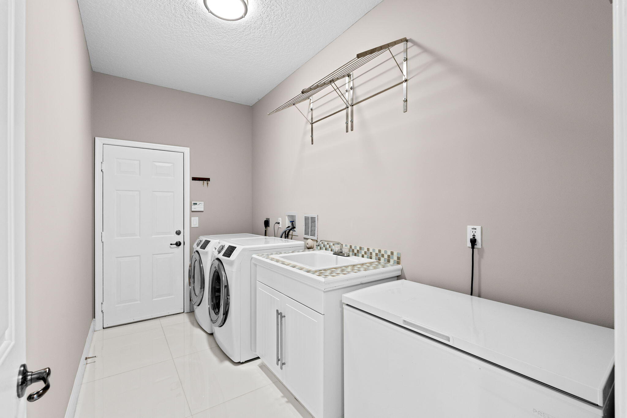 STONEHAVEN - Residential Lease