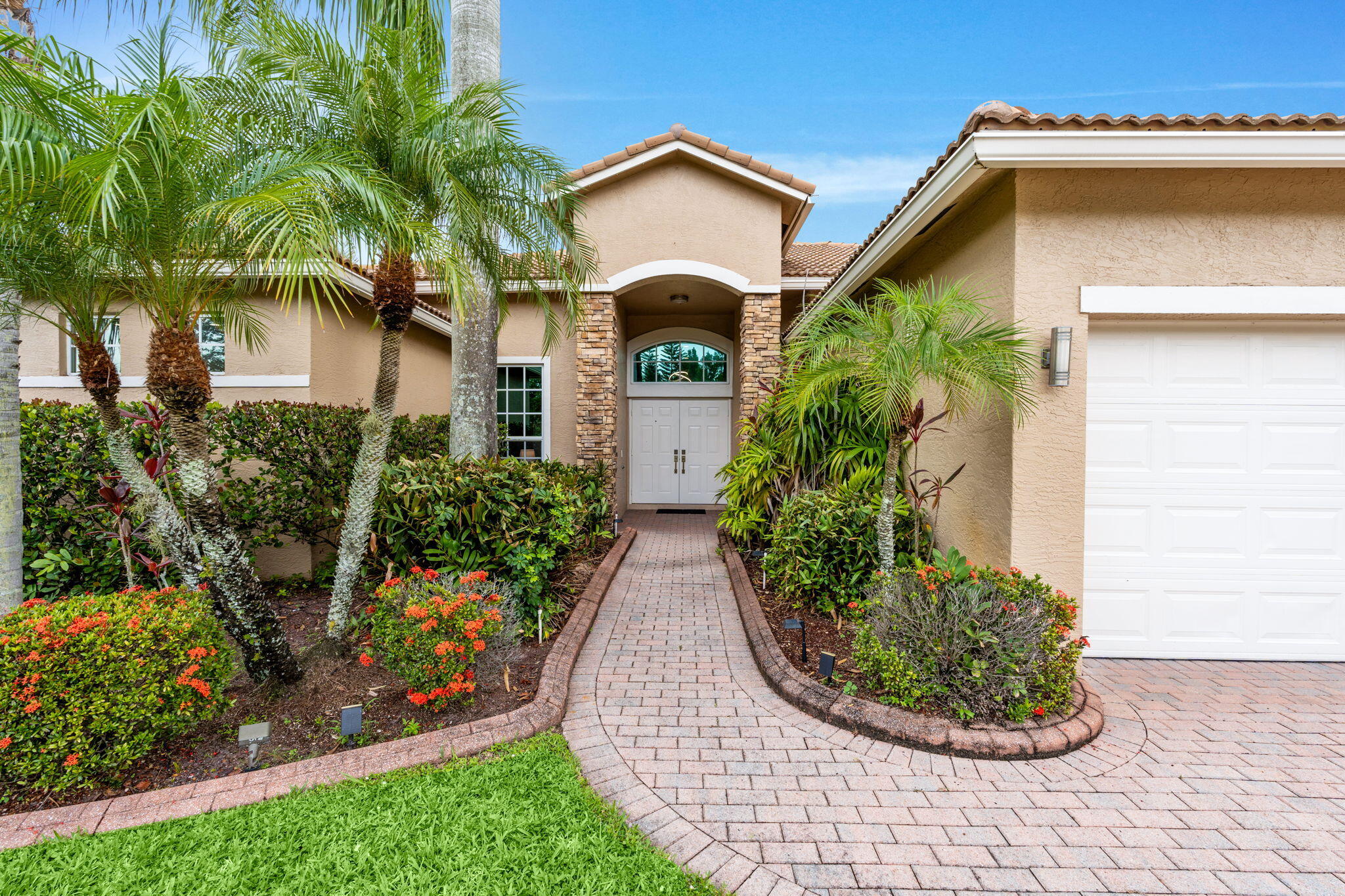 STONEHAVEN - Residential Lease