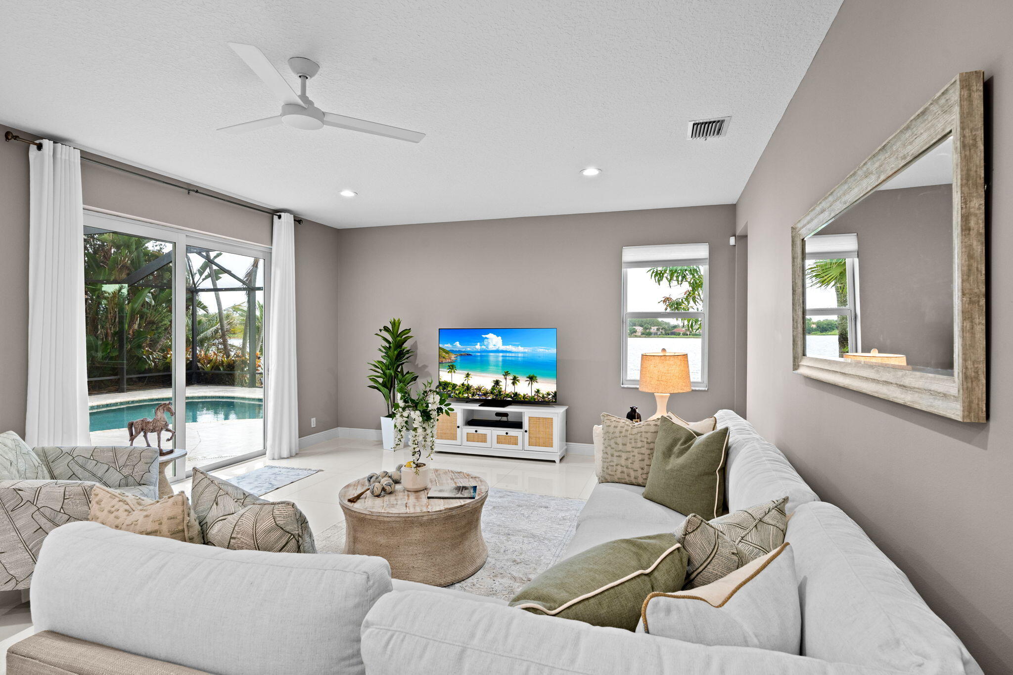 STONEHAVEN - Residential Lease